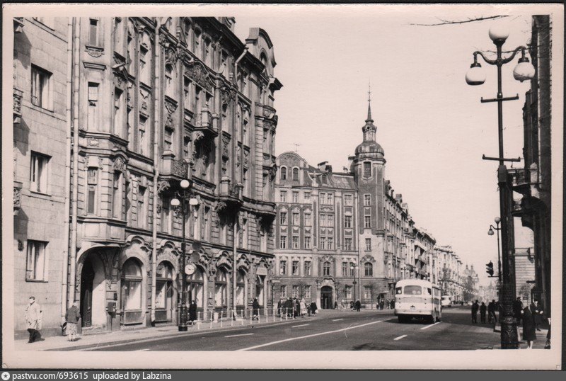 Пр старше. Ленинград Каменноостровский проспект 1930. Каменноостровский проспект 1945 год. Каменноостровский проспект до революции. Каменноостровский проспект конца 19 века.