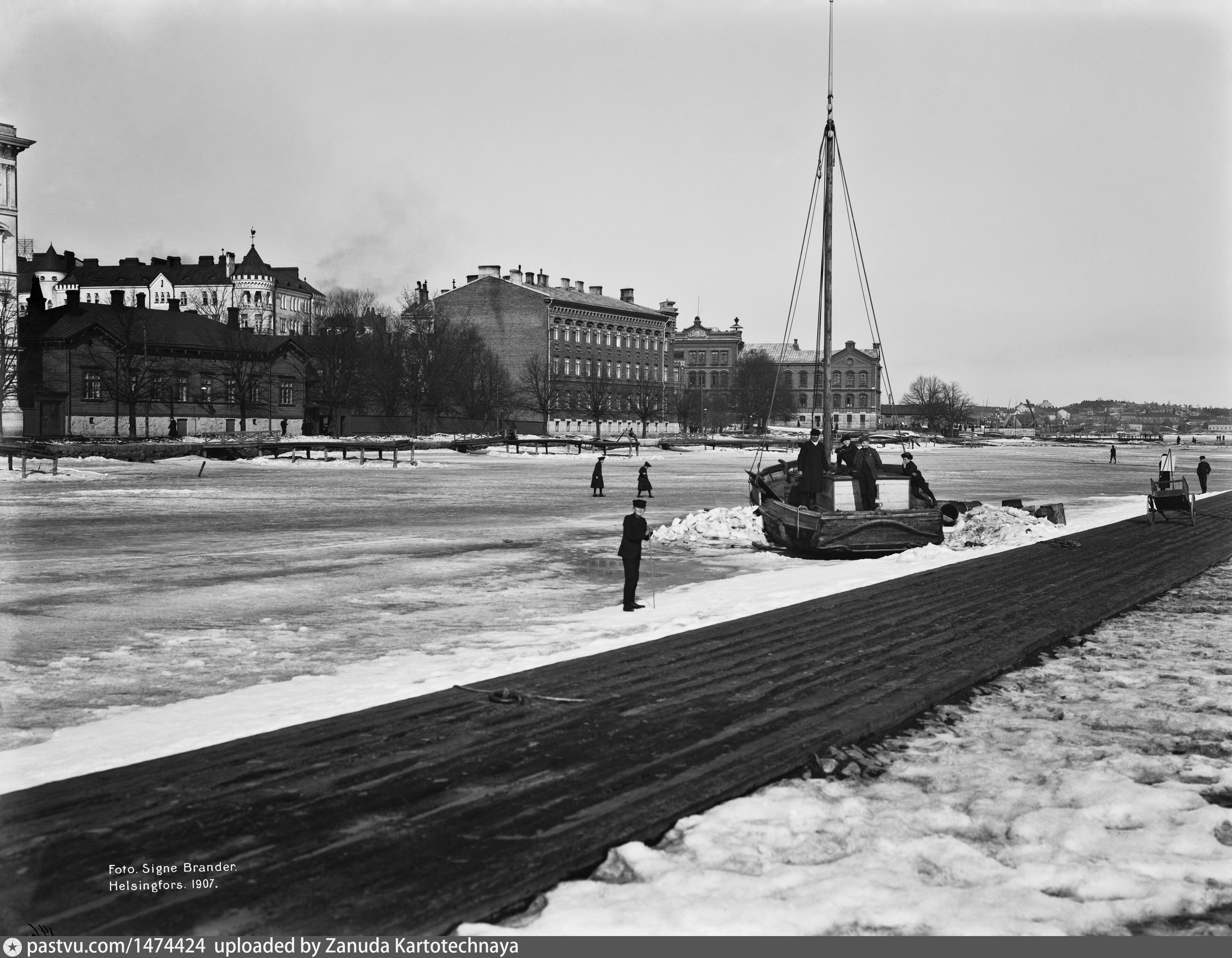 Гельсингфорс. Фото Гавани Гельсингфорс. Helsingfors Helsinki указатель. C.Klein Helsingfors фотография.