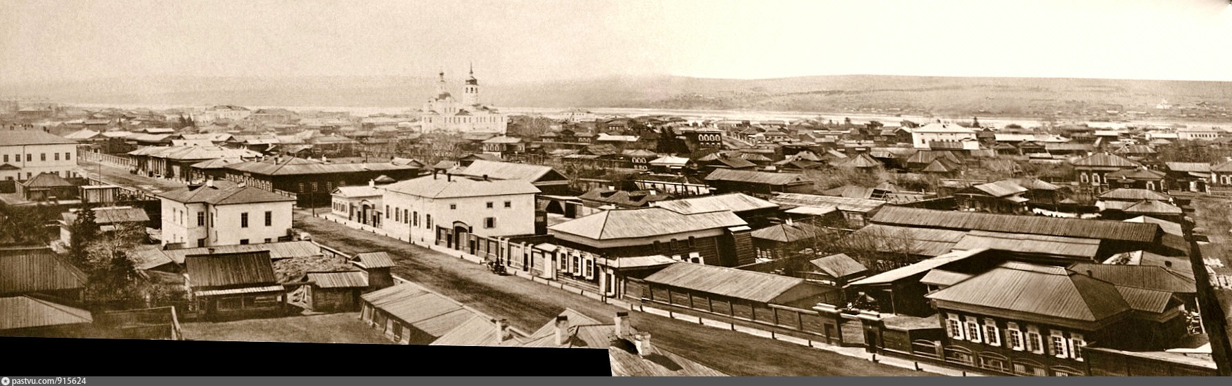 Амурские ворота иркутск история. Амурская улица иркутск. Иркутск триумфальные амурские ворота. Амурская улица иркутск. Отель централь иркутск.