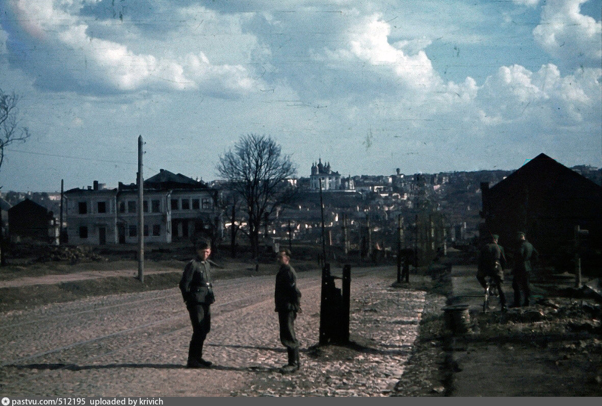 Оккупация видео. Оккупированный Смоленск 1942. Смоленск 1941 год оккупация. Оккупированный город 1941 Смоленск. Смоленск в годы оккупации 1941-43 гг.