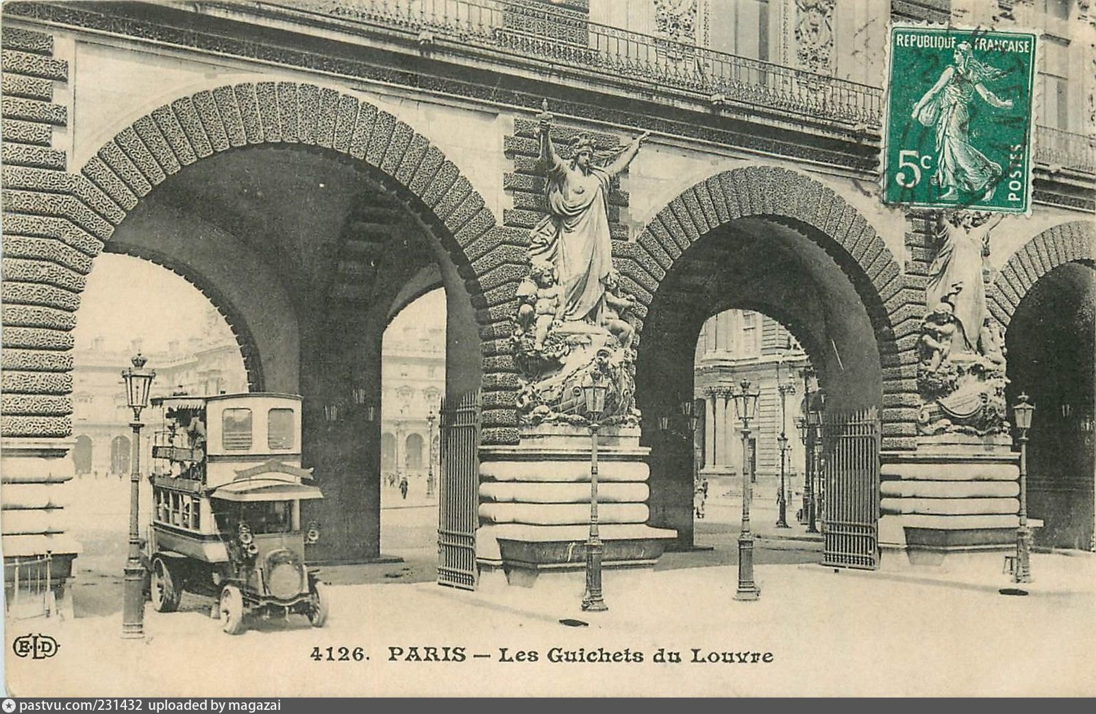 Paris les. Париж 1913 год. Лувр ворота. Париж фото 1913 год. Французская метрополия.