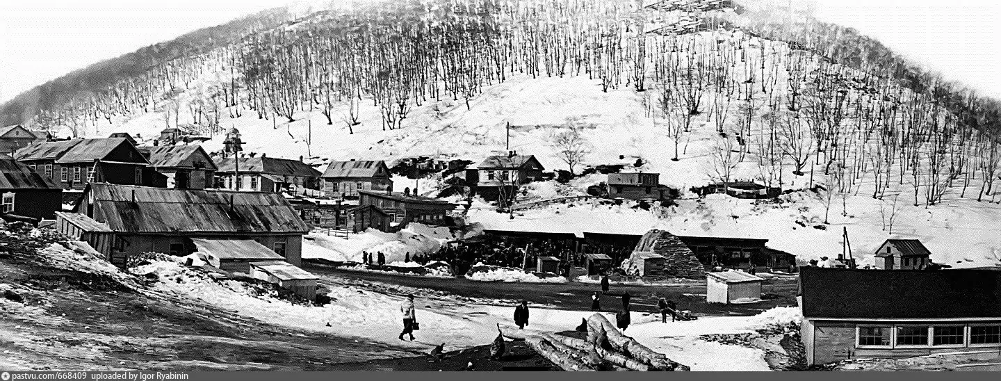 Архивы петропавловска камчатского. Петропавловск-Камчатский 1940-е годы. Петропавловск-Камчатский 1930. Петропавловск-Камчатский 1950. Петропавловск-Камчатский ул.Партизанская 1950.