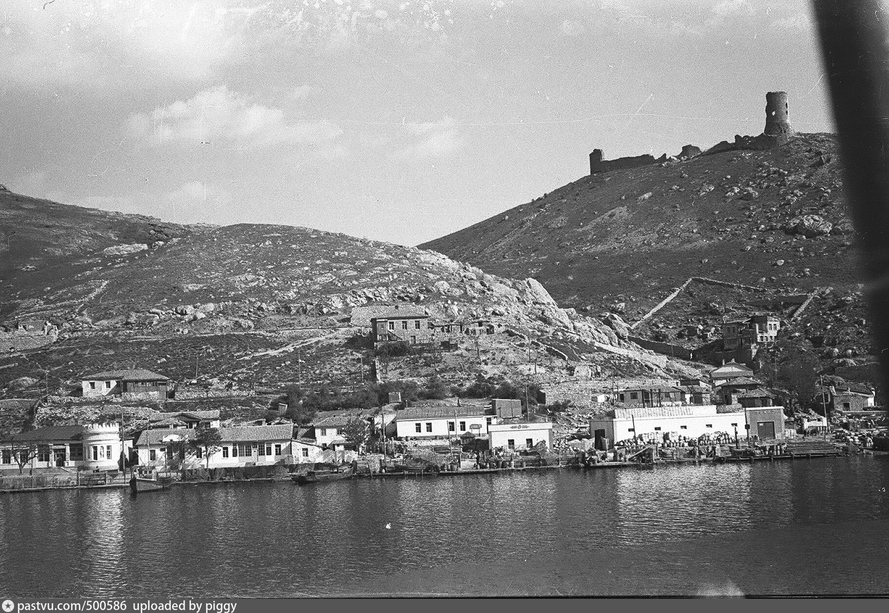 Старые фото крыма. Особняк Врангеля Балаклава. Балаклава набережная Назукина дореволюционная. Набережная Назукина в Балаклаве старыемфото. Балаклава до войны.