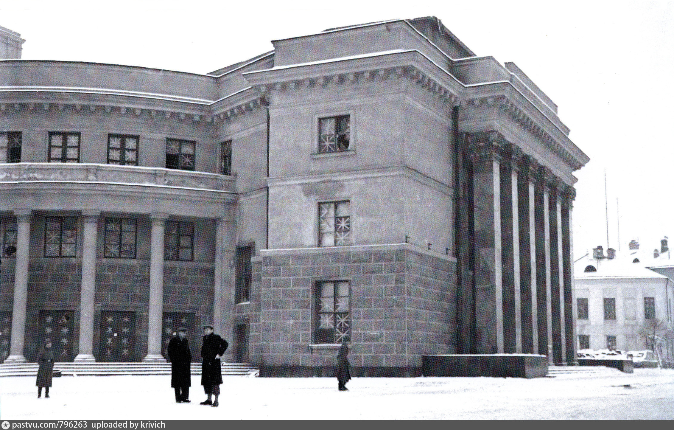 Драмтеатр смоленск. Дом советов Смоленск 1935. Смоленский драмтеатр. Драмтеатр Смоленск до войны. Дом театра Смоленск.