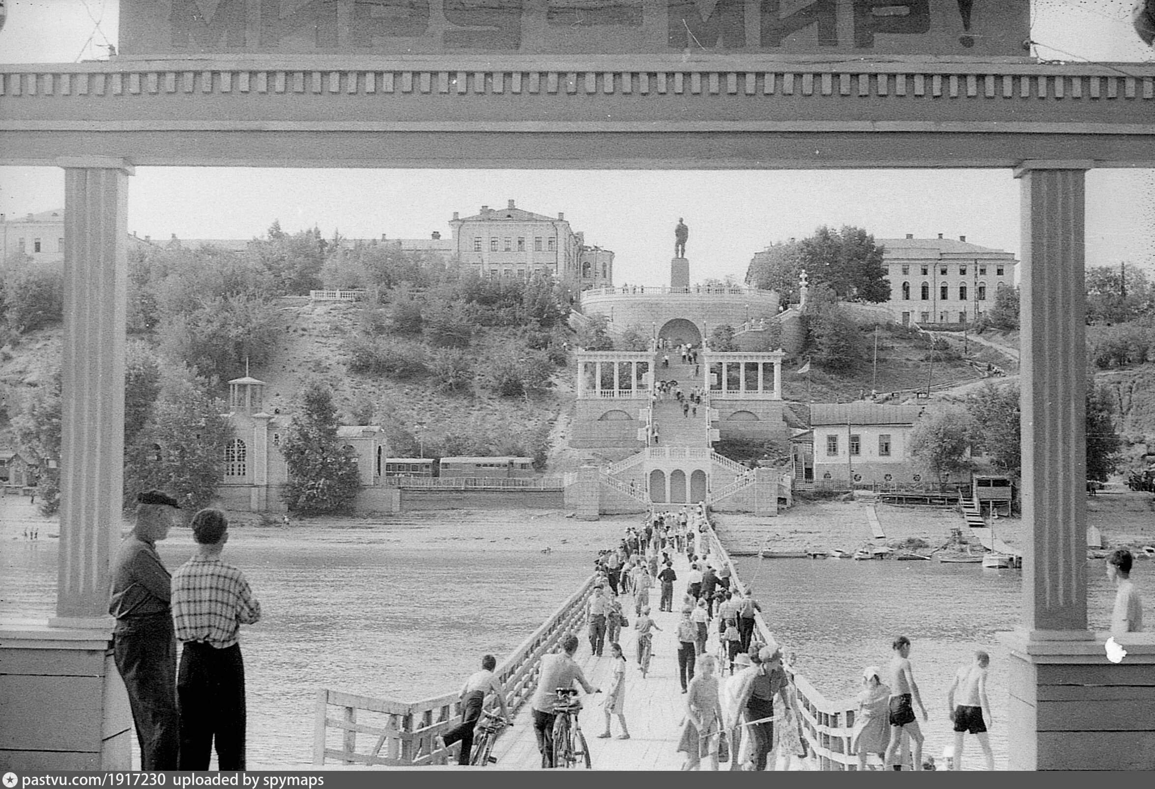 Оренбург 1960. Оренбург 1960 храм. Церковь в Зауральной роще фото. Расстрел в Зауральной роще.