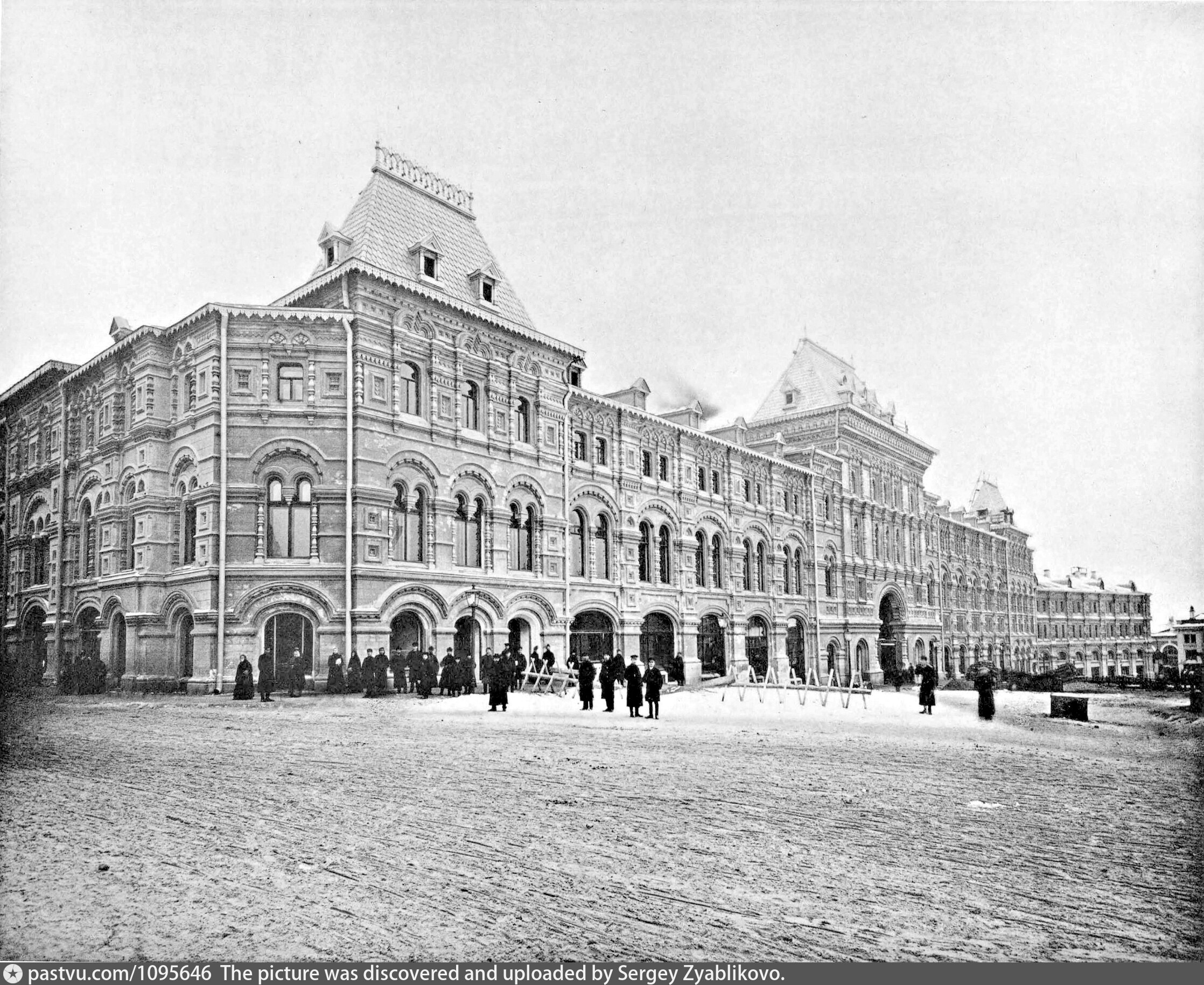 Архитектура второй. ГУМ 1893. ГУМ/Верхние торговые ряды в Москве (1890 — 1893). ГУМ 1893 год. ГУМ Москва 19 век.