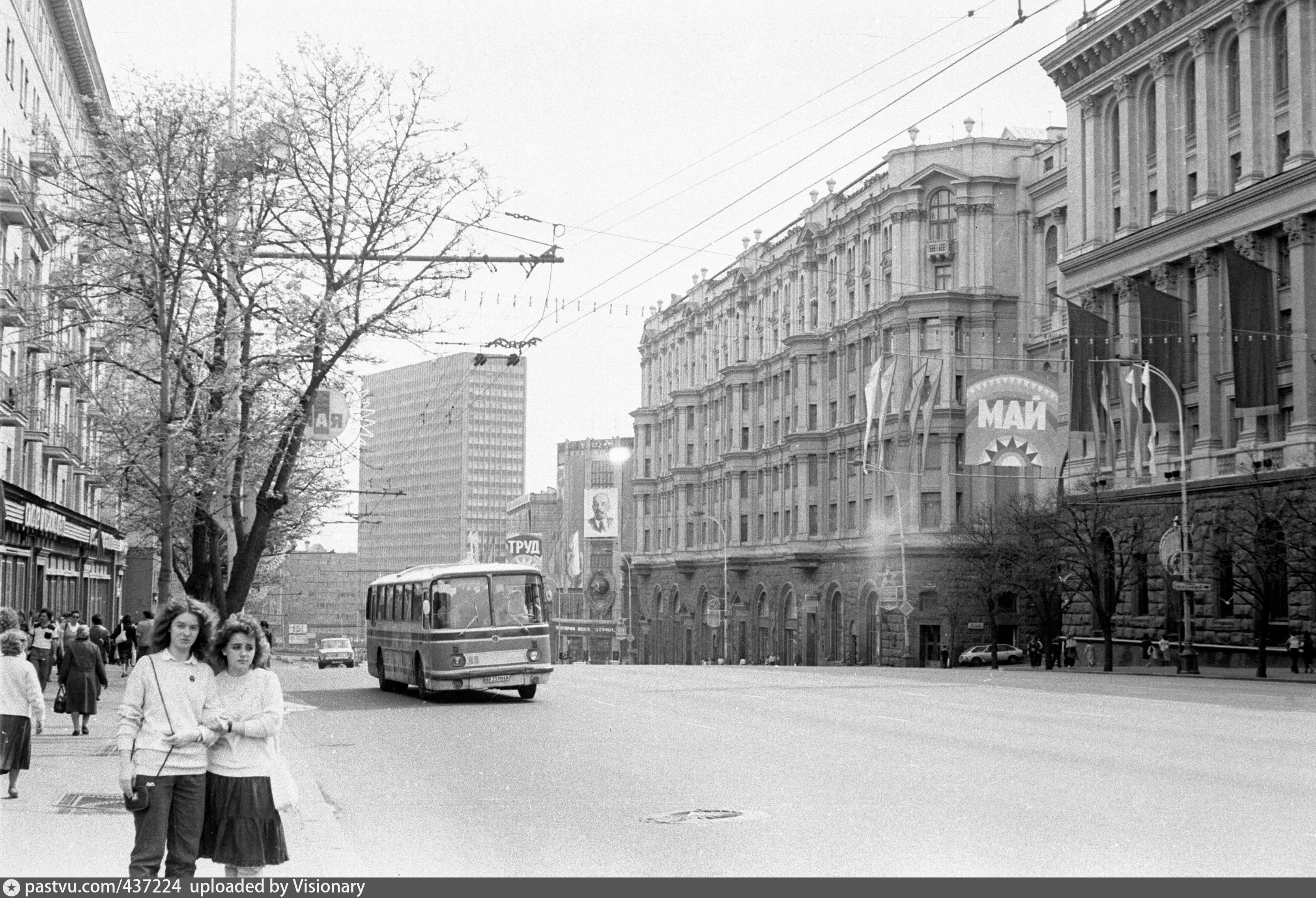 Москва первомайская. Москва 1989. Улица Первомайская Москва 1990 год. Москва 1989 и 2000. Pastvu com галерея-фотографии прошлого Москва.