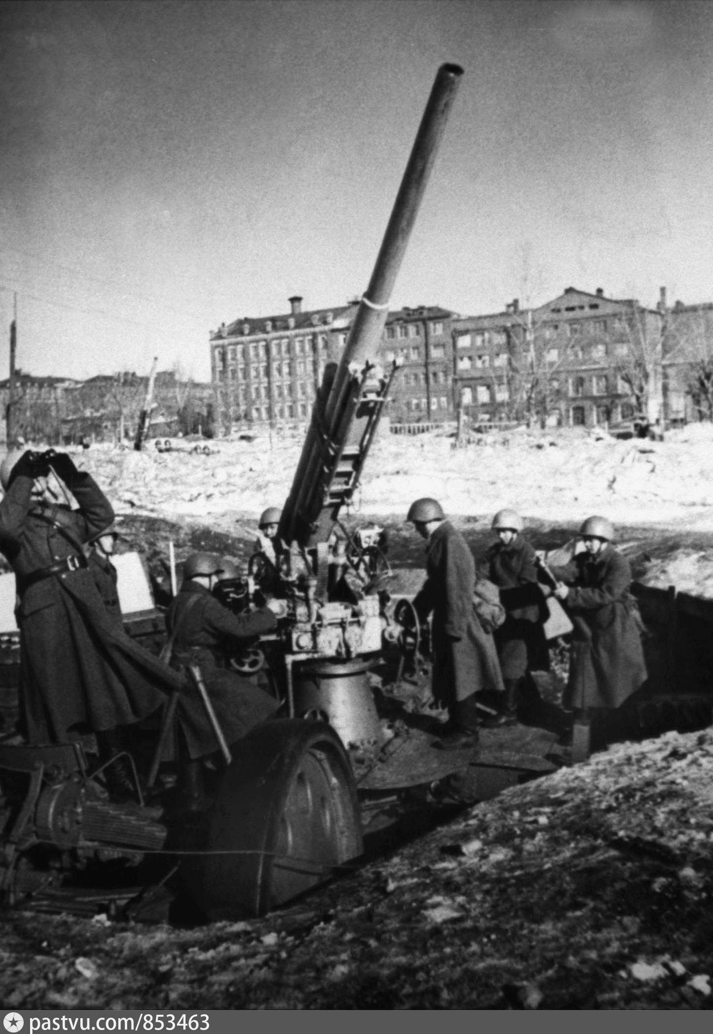 Великая отечественная москва. Зенитки в Москве 1941. Оборона Москвы 1941. Оборона Москвы 1941 зенитная артиллерия. Противовоздушная оборона Москвы в годы ВОВ 1941.