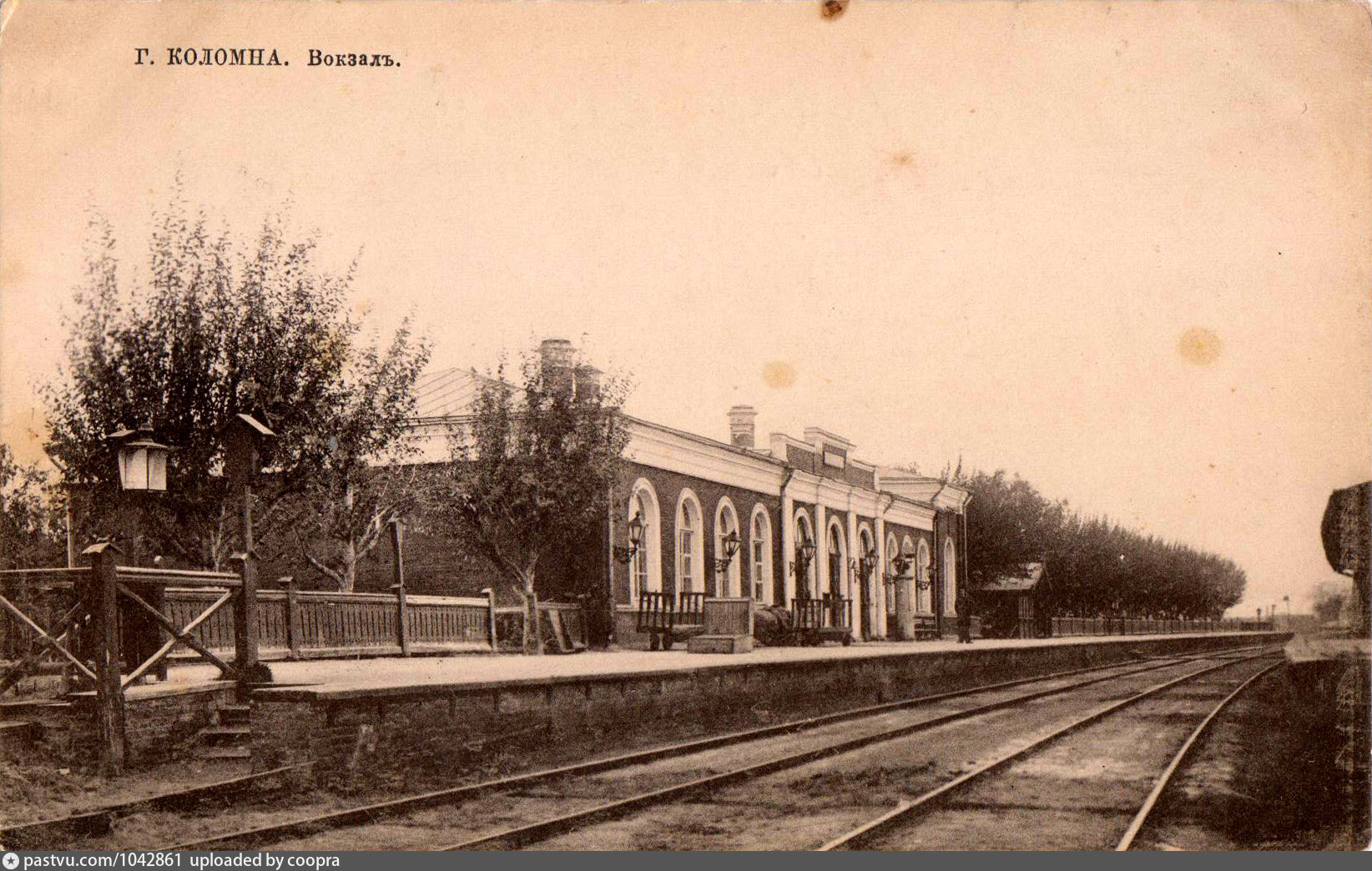 Вокзал станции Голутвин XIX век.