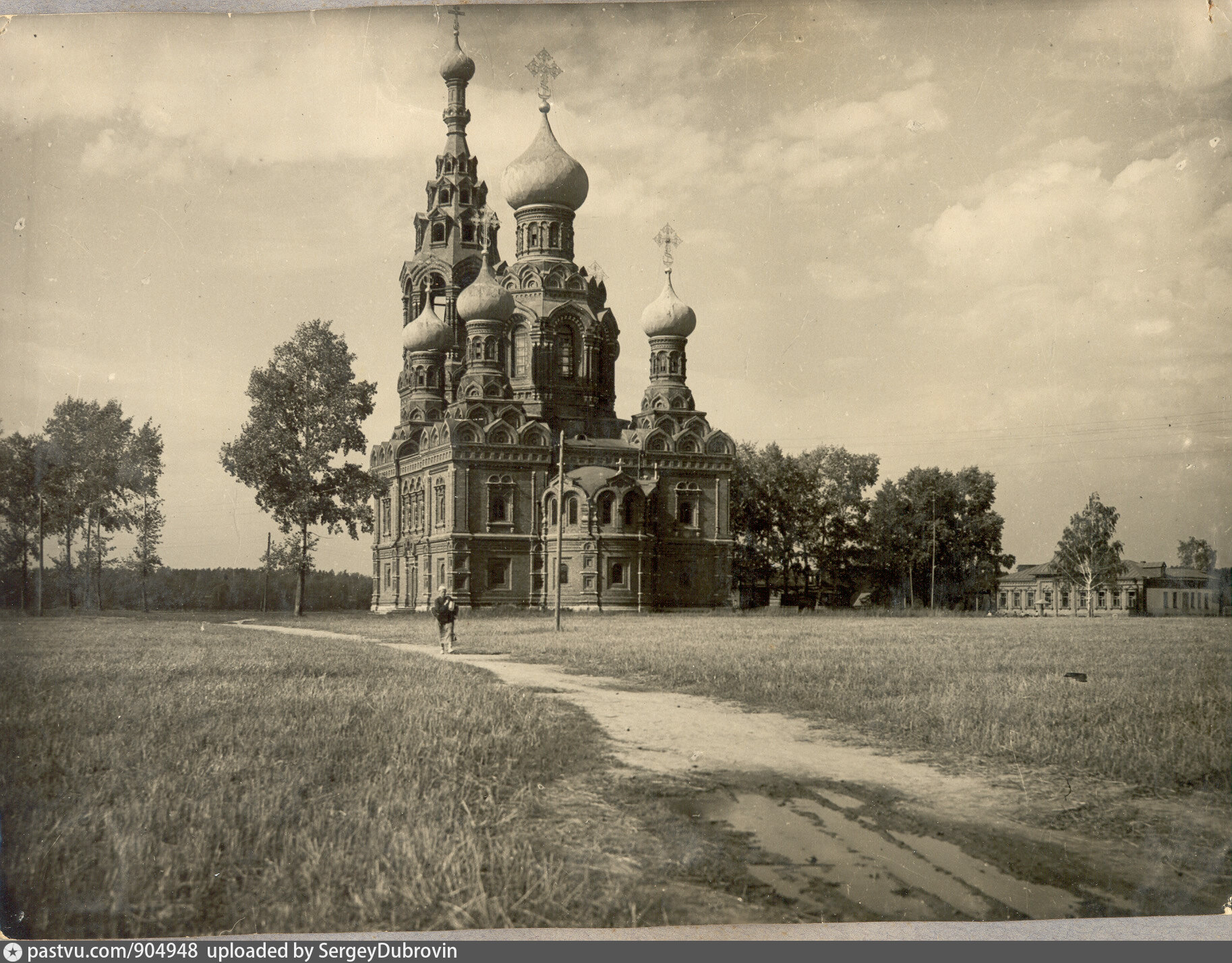 Черкизовская церковь москва. Покровский храм поселок Черкизово. Храм в Черкизово Пушкинский район. Храм Покрова Пресвятой Богородицы Черкизово Пушкинский район. Покровский храм Тарасовка Пушкинский район.