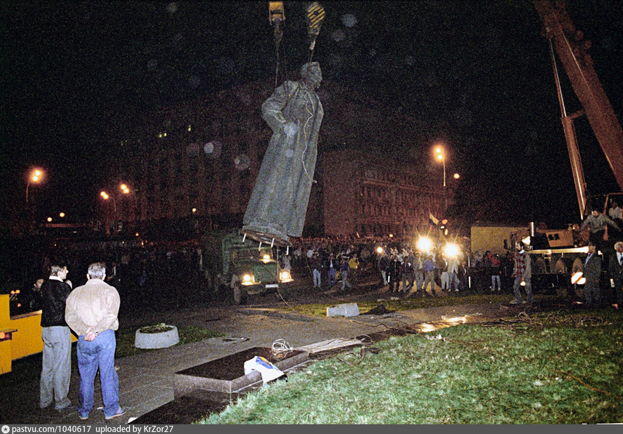 Снос дзержинского в москве