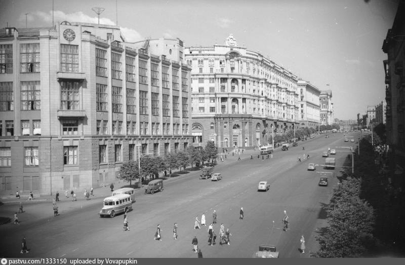 1955 год фото. Телеграф на ул, Горького в Москве. Глобус Телеграф Москва улица Горького 1961. Фото Москва 1955 лето. Фото улицы здания телеграфа в Москве 80 годов.