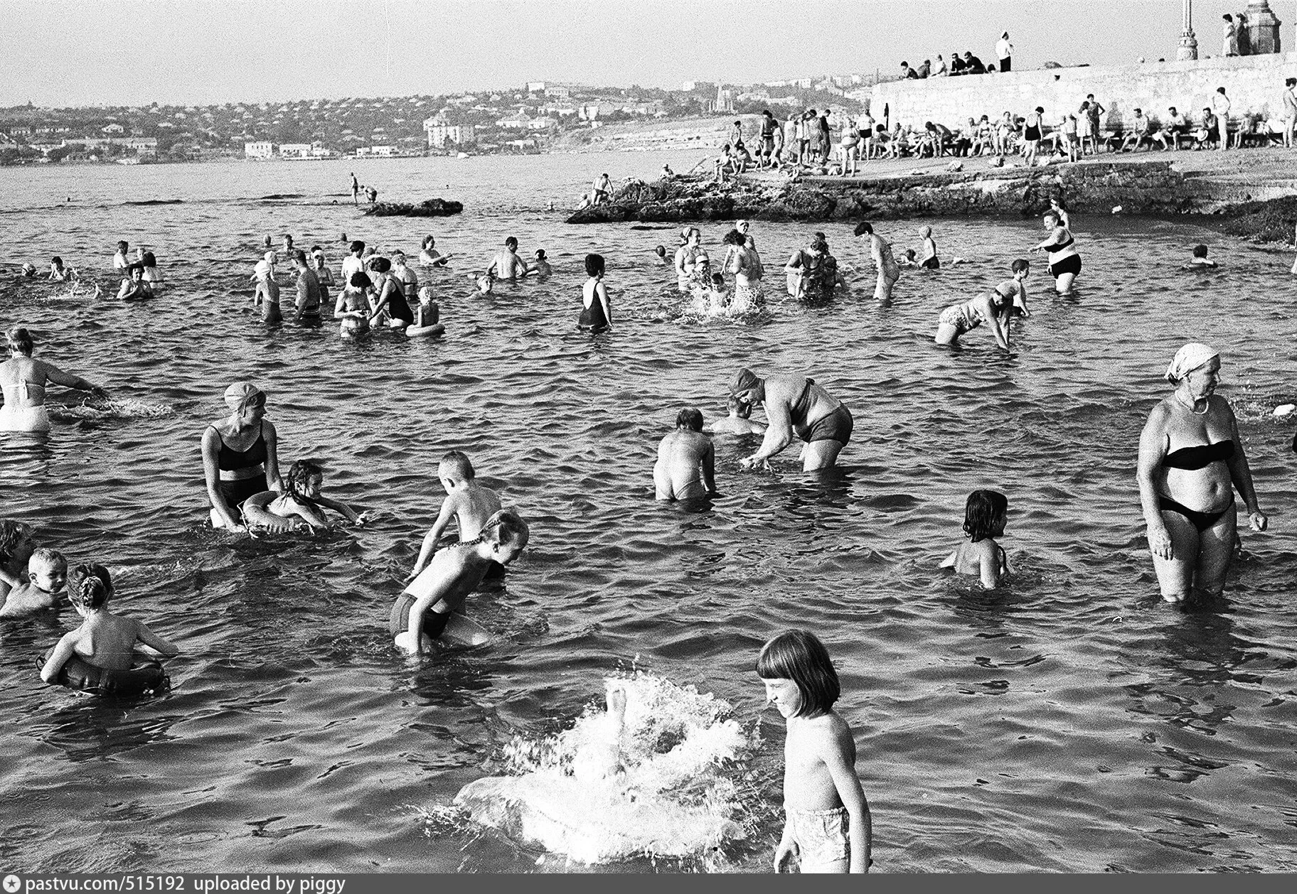 Фото старых нудистов. Купаться в море нагишом. Пляж СССР. Ретро пляж. Пляжи 30-х годов.