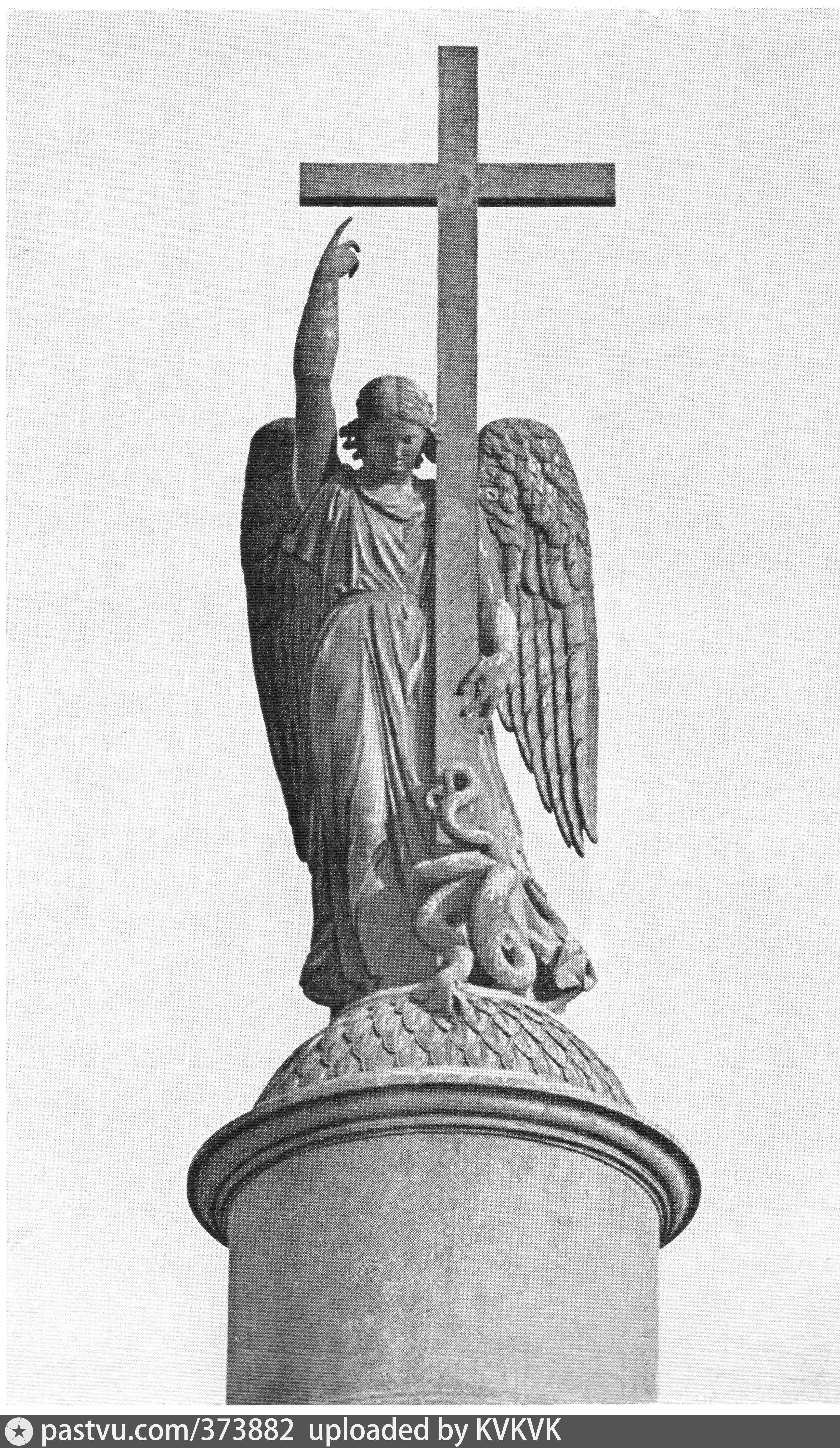 Александровская колонна статуя ангела