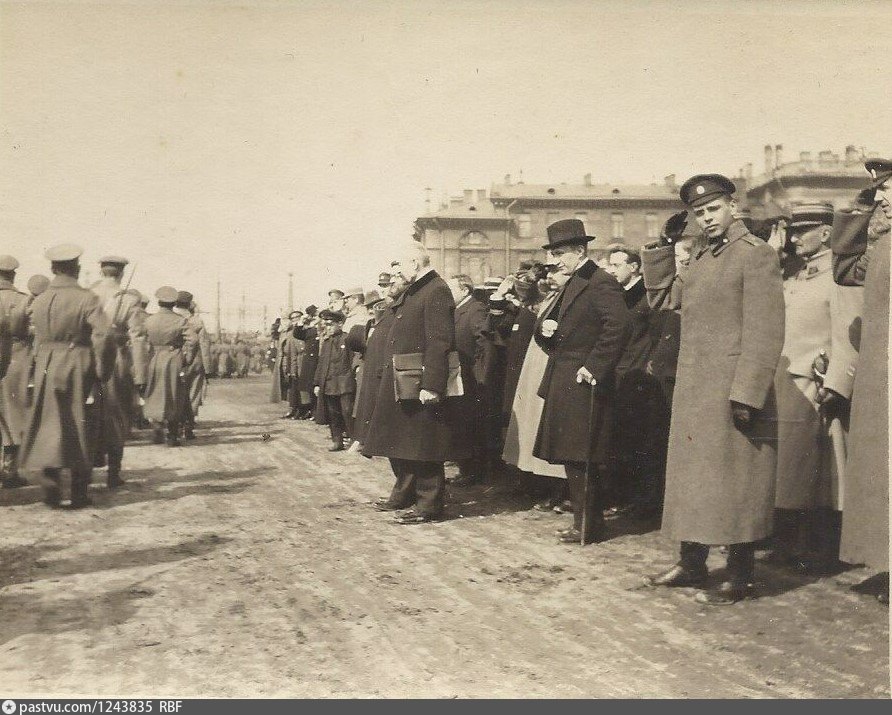 Керенские времена. Керенский в апреле 1917. Керенский в Царском селе. Керенский 1917 февраль. Керенский и Николай 2.