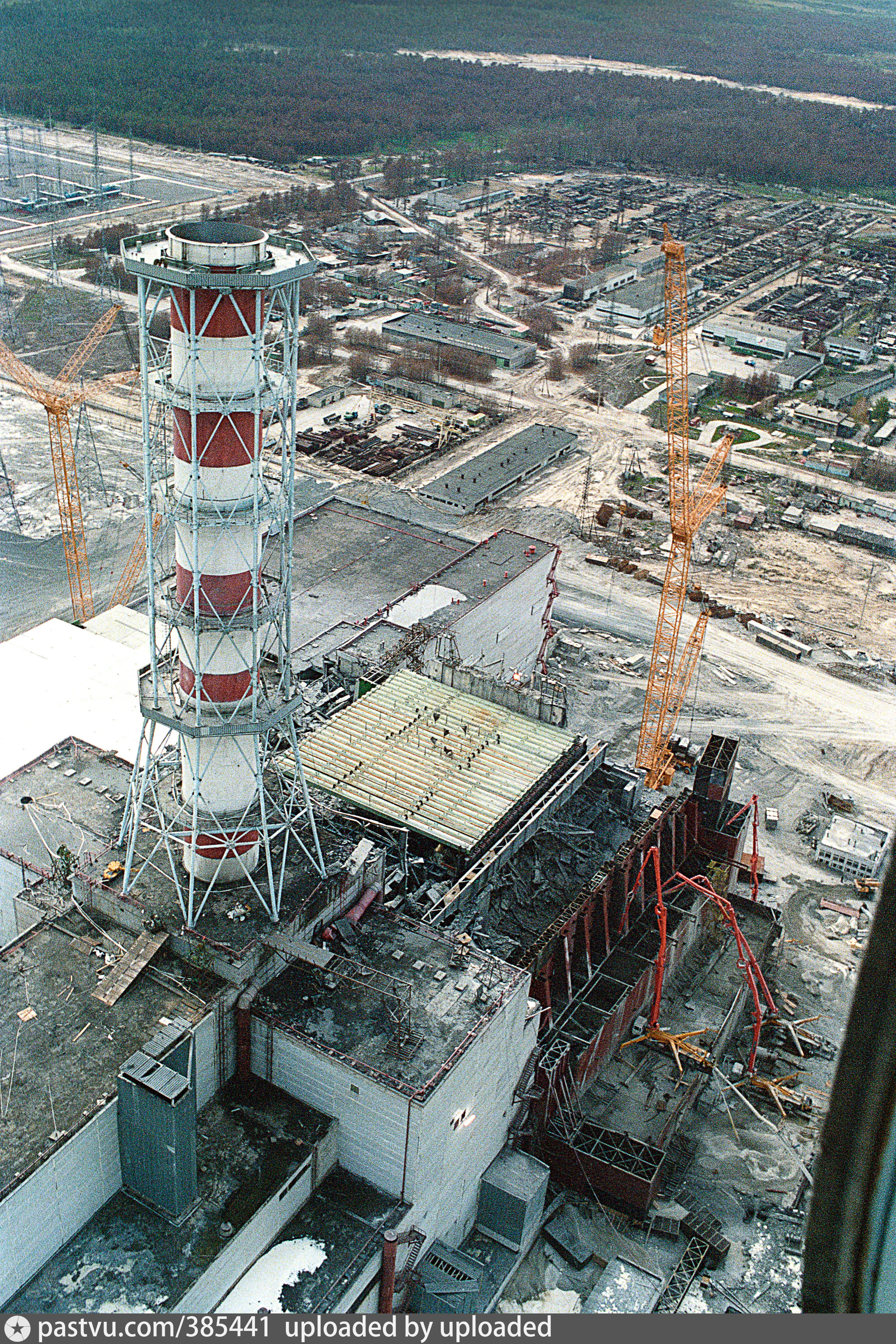В каком году случилась чернобыльская аэс. ЧАЭС 1986. Реактор Чернобыльской АЭС. Чернобыльская АЭС 1986 реактор. Что такое ЧАЭС это Чернобыльская атомная электростанция.