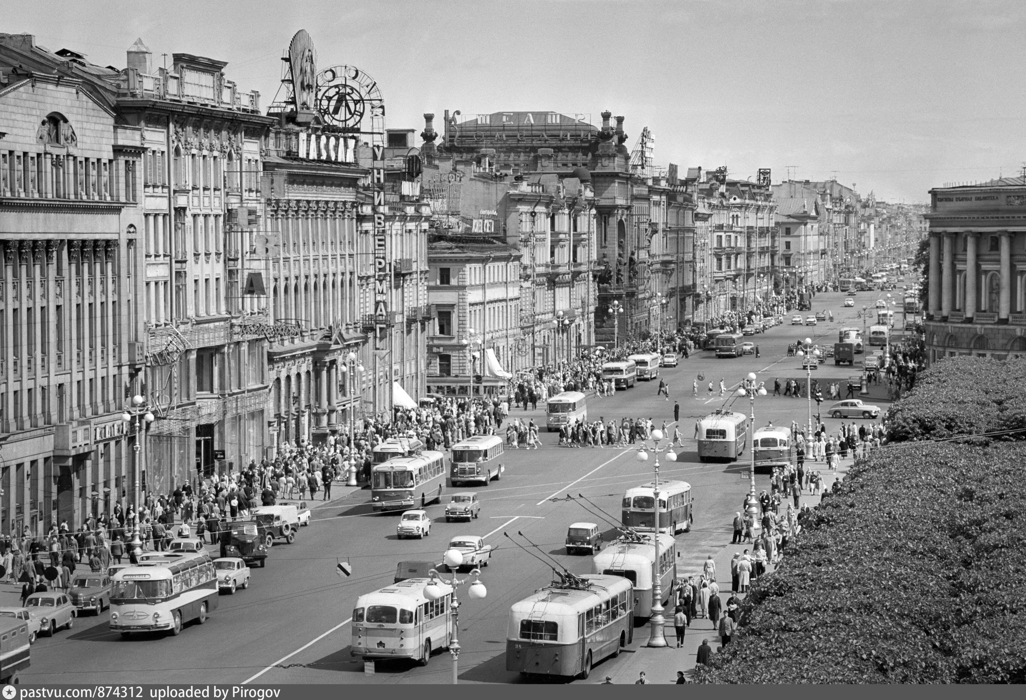 Ленинград 1972. Невский проспект 1960. Фотохроника Невский пр.. Ленинград сер. 1960- Нач. 1980-Х. Невский проспект черно-белые фото современные.