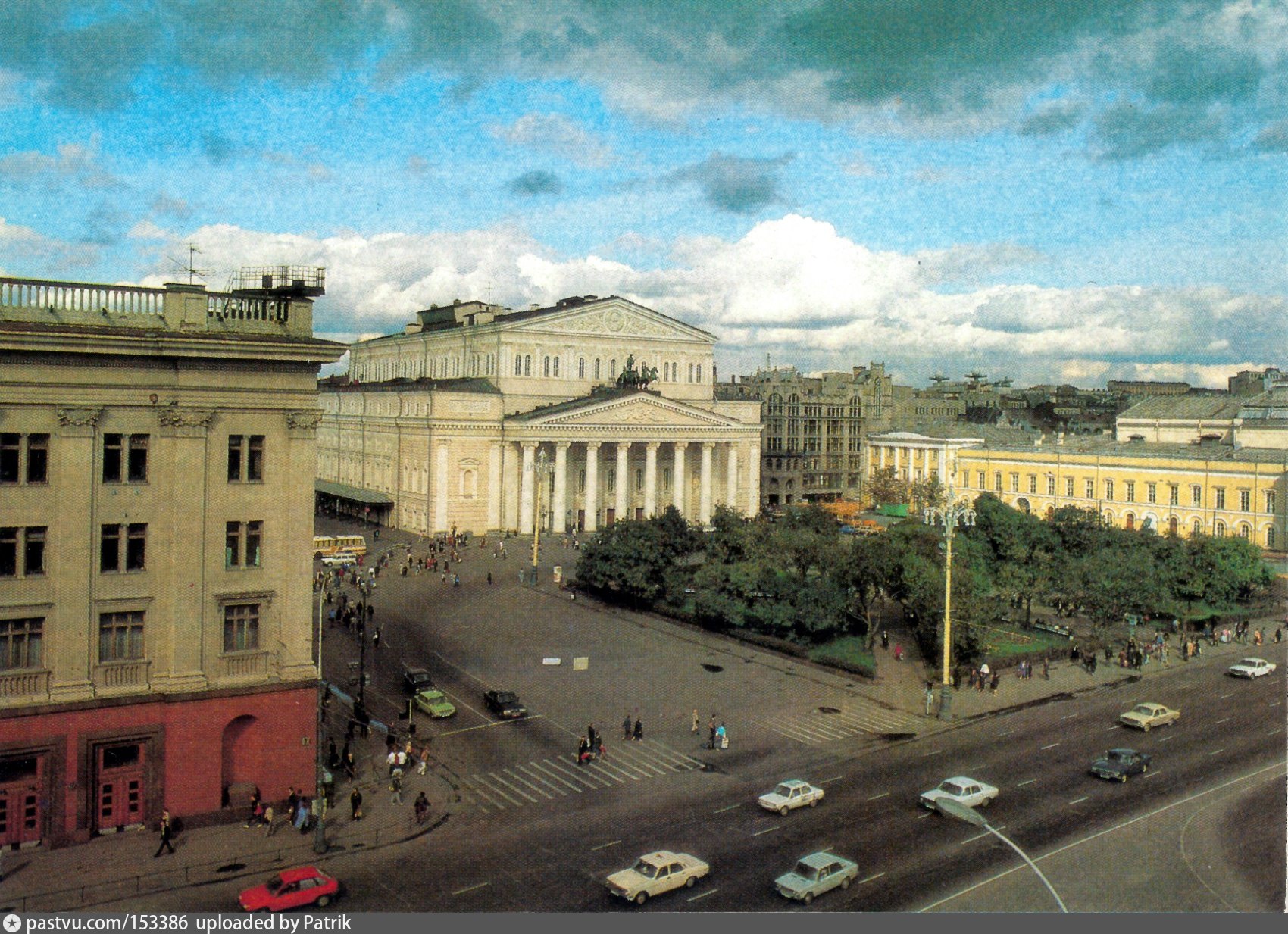 Сквер большого театра москва