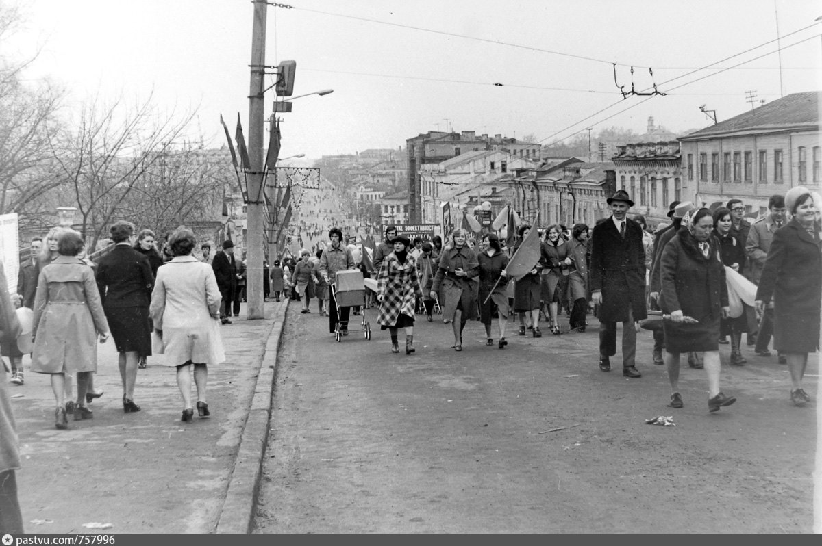 Ноябрь ретро. Демонстрация 1979. 1 Мая 1979. Киров 1979 года фото. Киров демонстрация на 1 мая 1987 года.