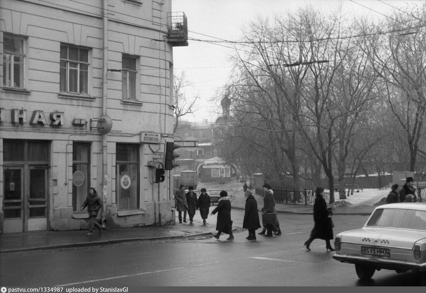 Улицы 80. Улицы 80-х. Остоженка в 80-90. Остоженка фото в советское время. Остоженка 1945 год фото в цвете в хорошем качестве.