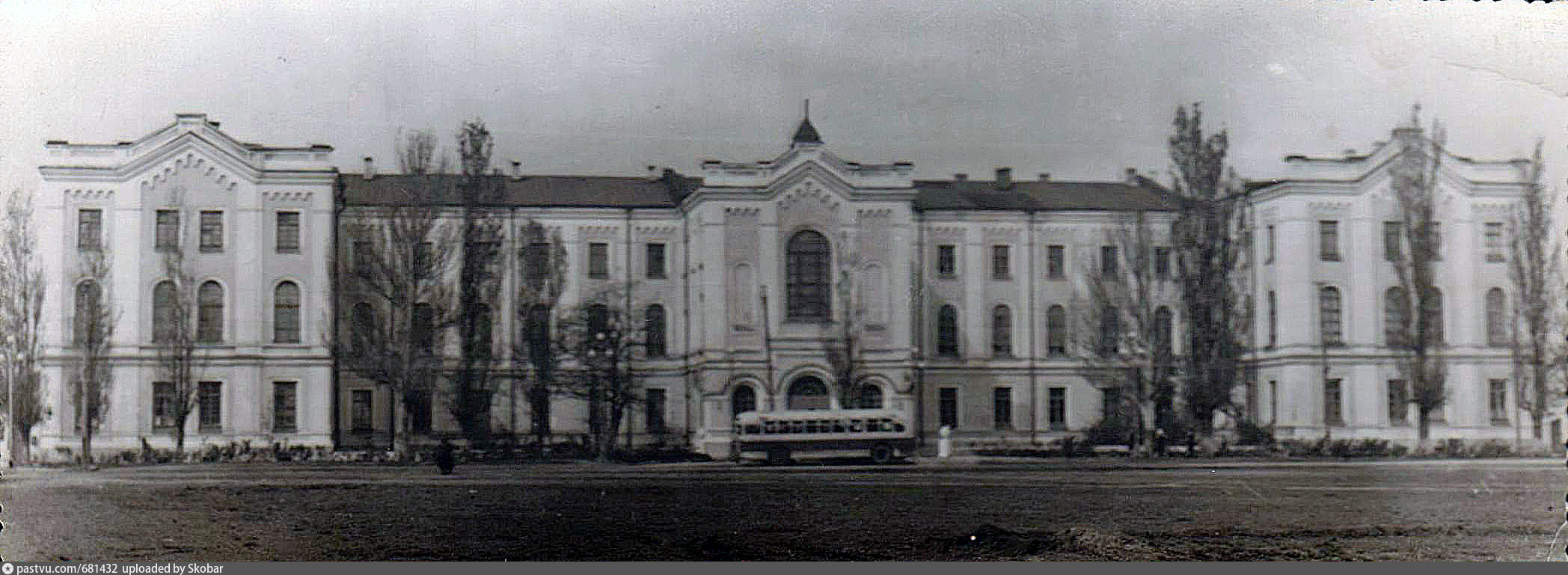 Сгпи ставрополь. Ставропольский педагогический институт 1948. Ставропольский педагогический институт в годы войны. Пединститут Ставрополь. СГПИ Ставрополь здание.