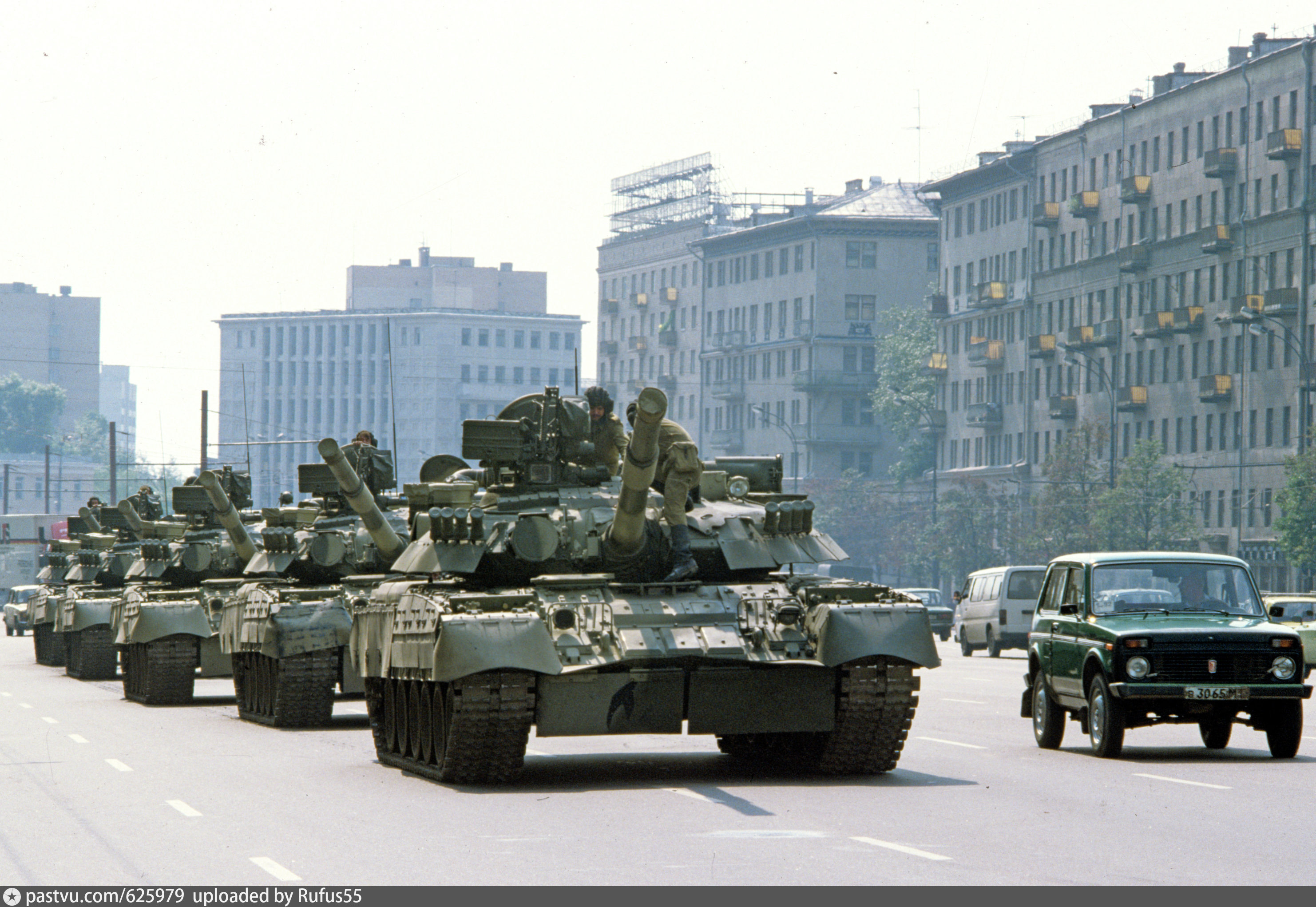Танки в Москве в 1991 году