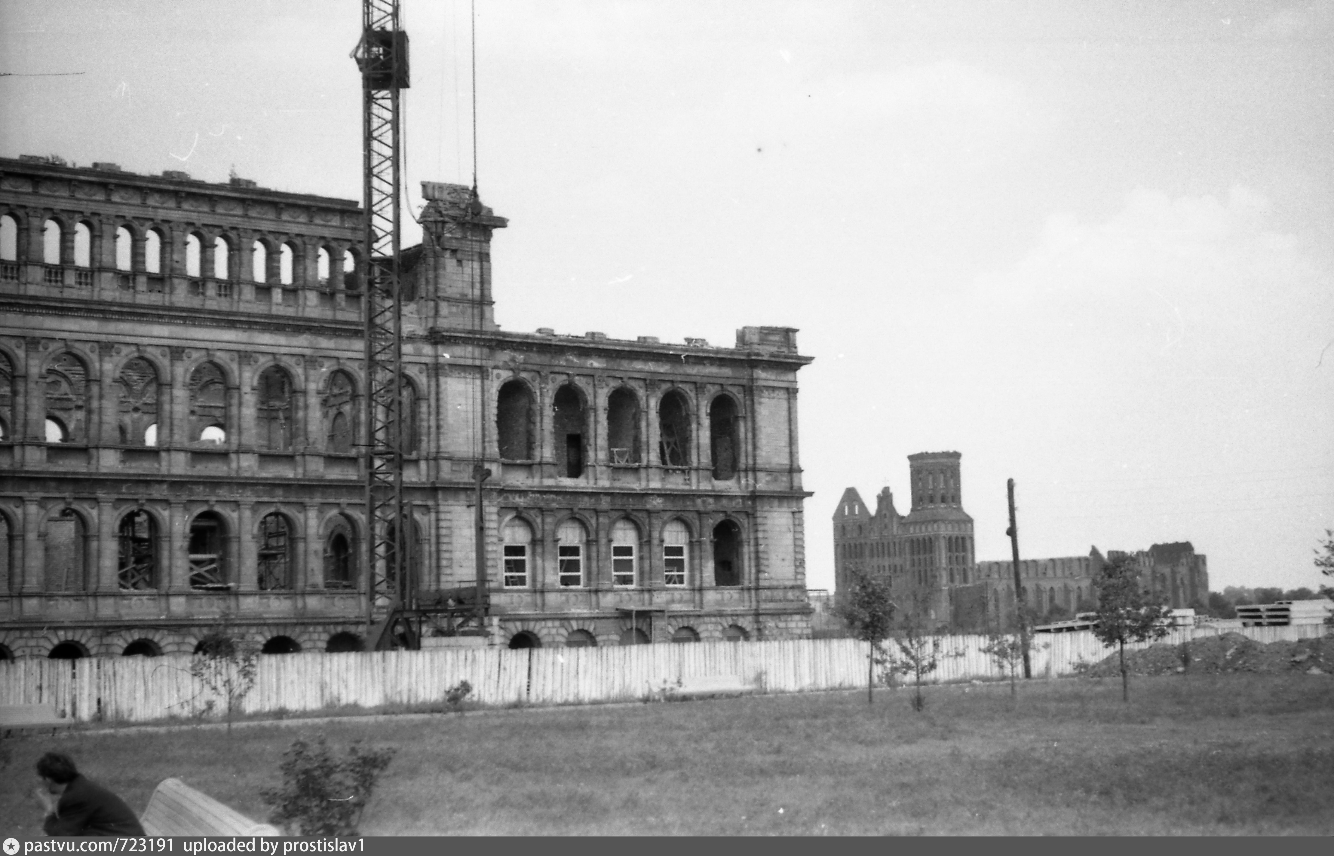 Здание биржи в калининграде фото