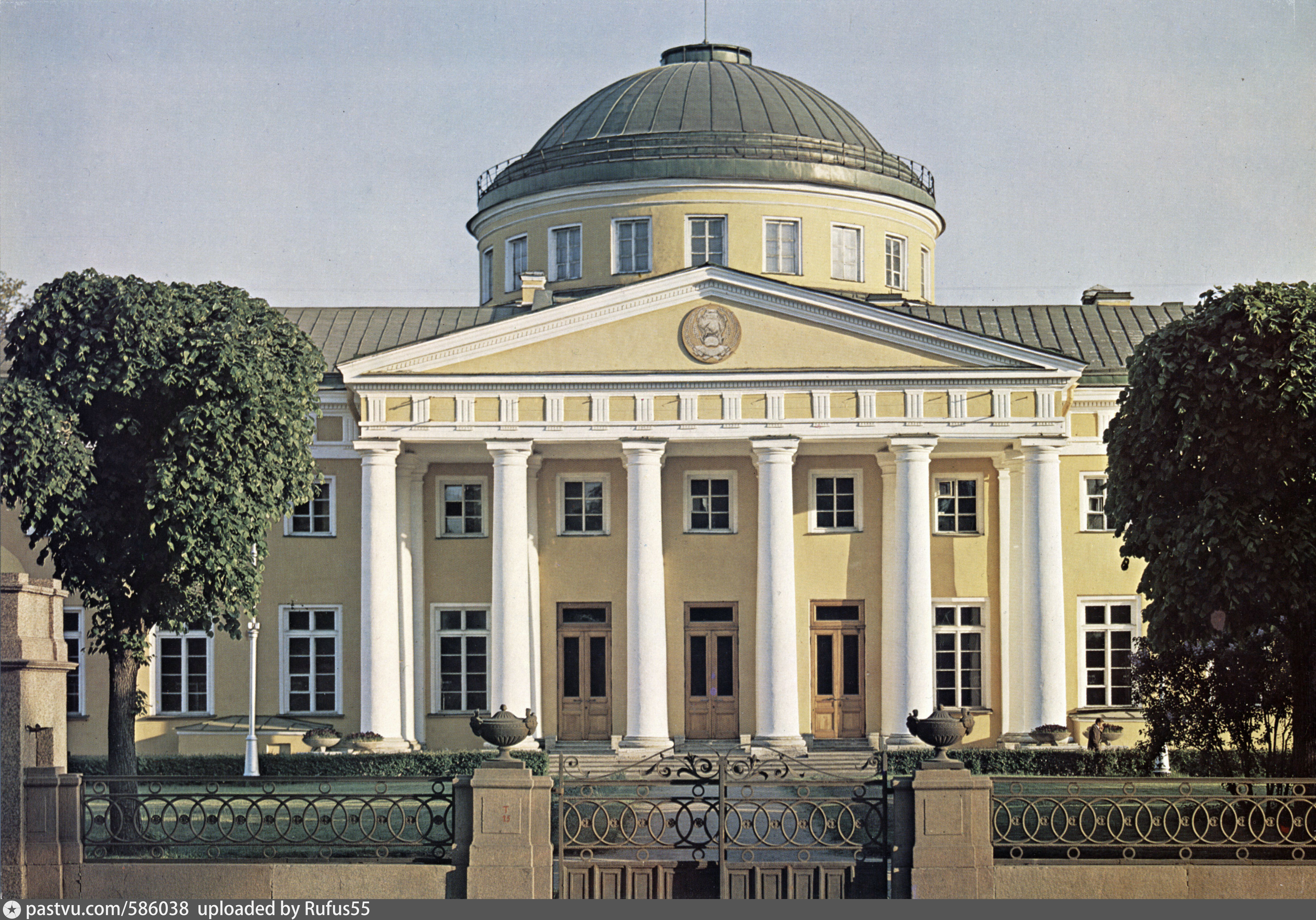 Классицизм сооружения. Таврический дворец в Петербурге (1783-1789),. Старов Архитектор Таврический дворец.