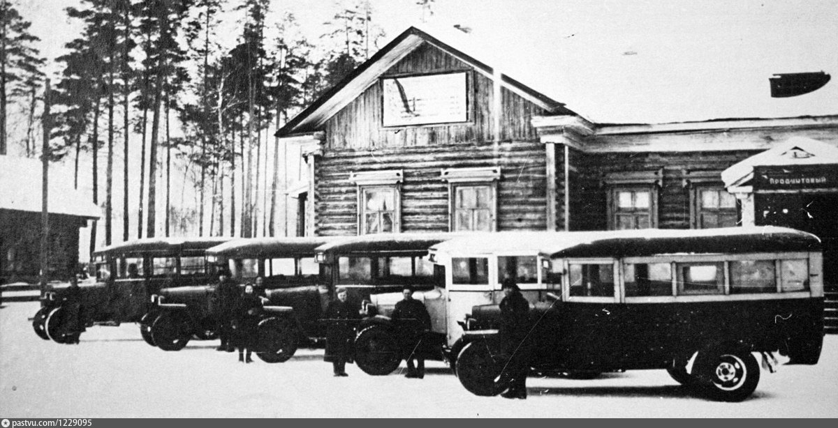 Автобус 80 закамск. Пермский автобус 1926. Автобус Пермь Закамск. Автобусы Пермь в 1926 году. Старые Пермские автобусы.