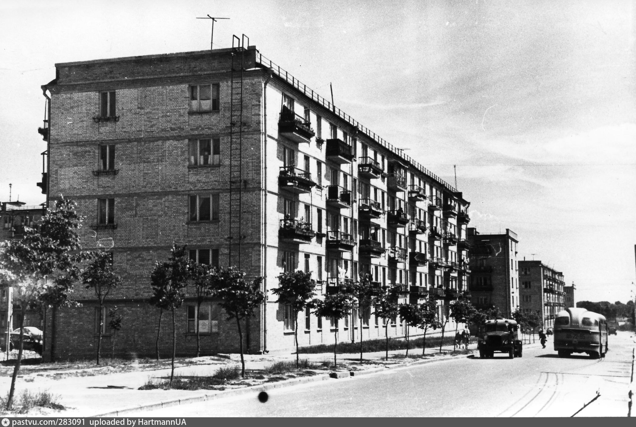 Фото домов ссср. Панельные хрущёвки 60х. Хрущевки 1957. Хрущевки в 1960е. Хрущевки панельные постройки 1957-1970 г.г.