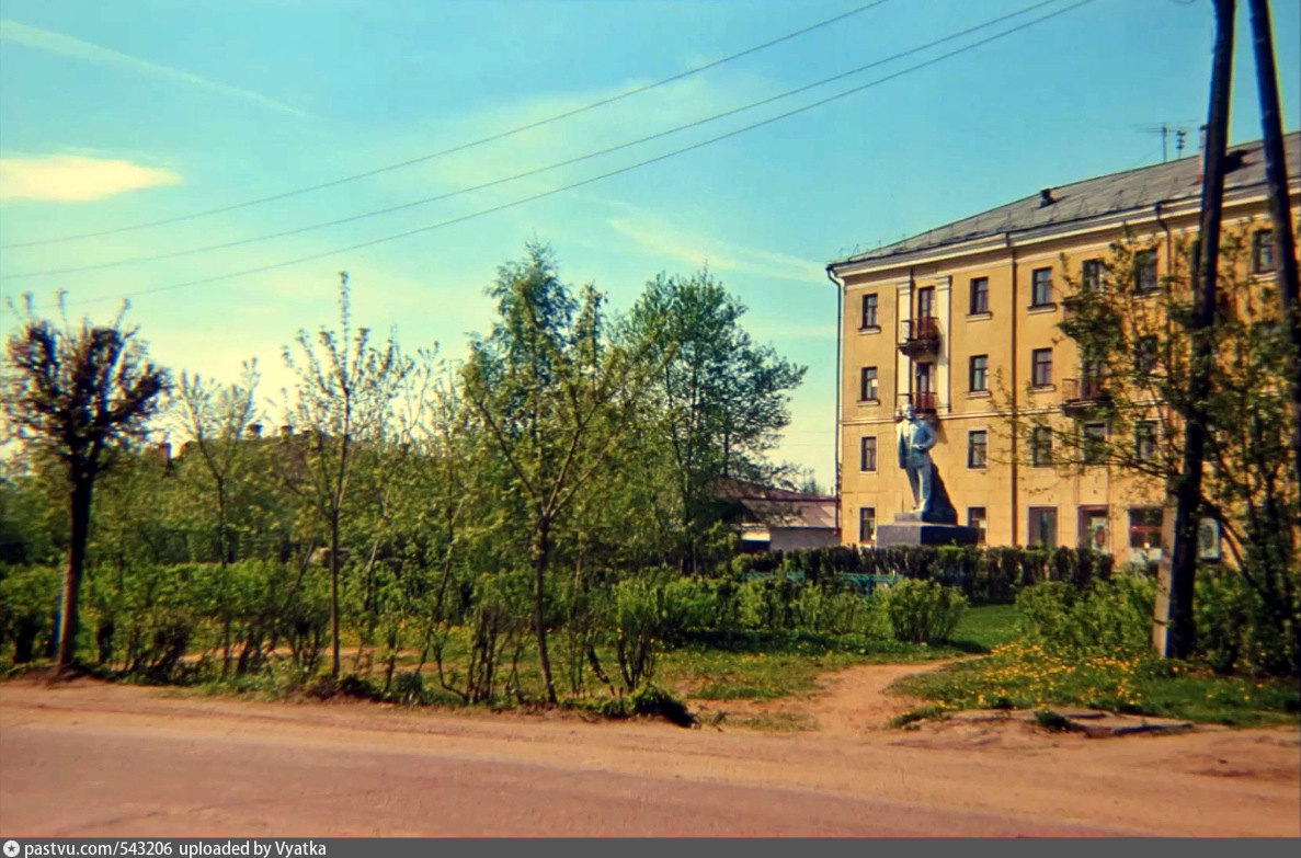 Погода в кировском советском. Кировская область Слободской Советская 115. Советская 114 Слободской. Кировская область, Слободской, Советская ул., 107. Слободской улица Советская 47.