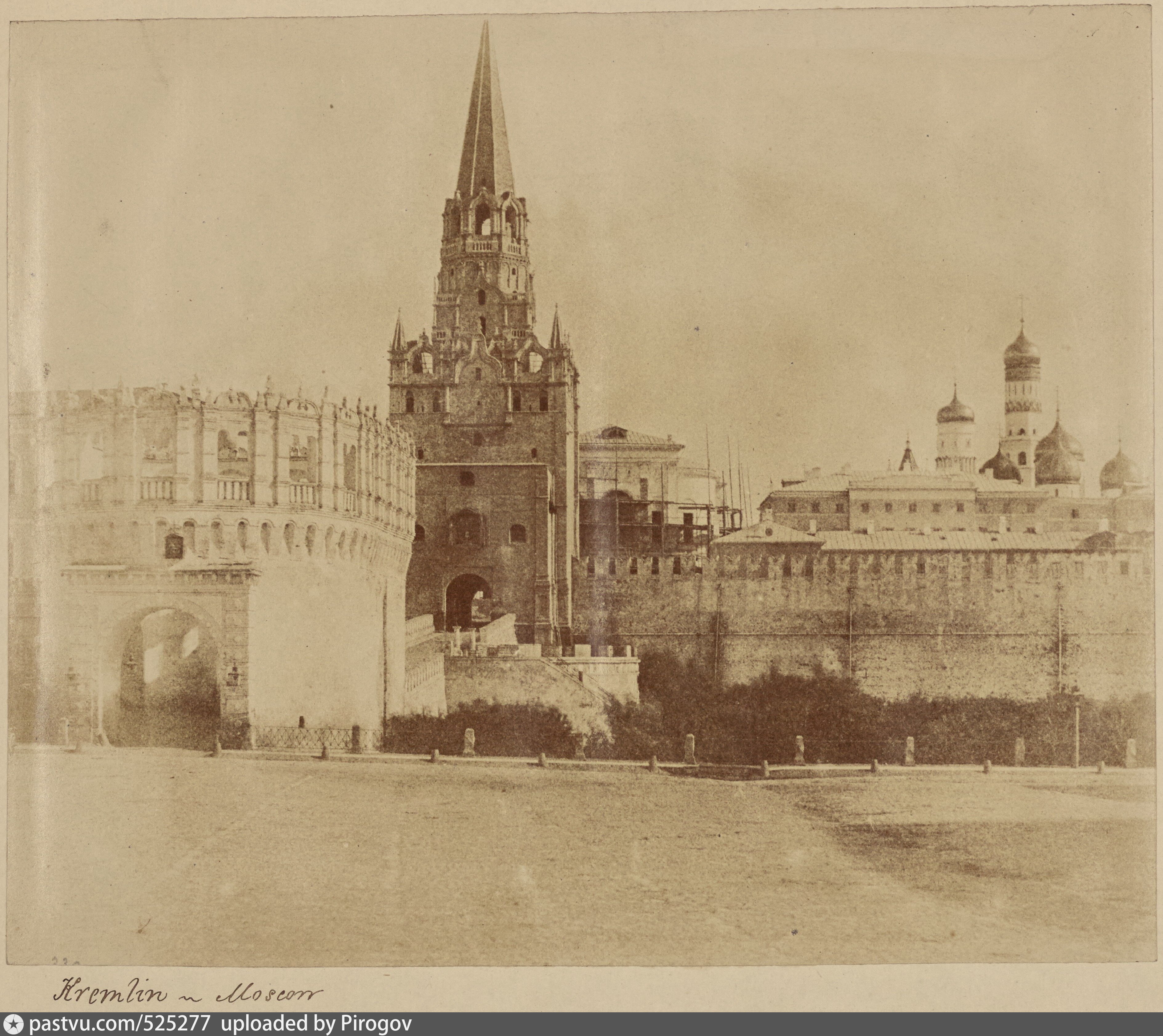 Москва первые. Роджер Фентон Москва 1852 года. Кутафья башня. Москва Кремль 1918 год. Кремль Москва 1852.