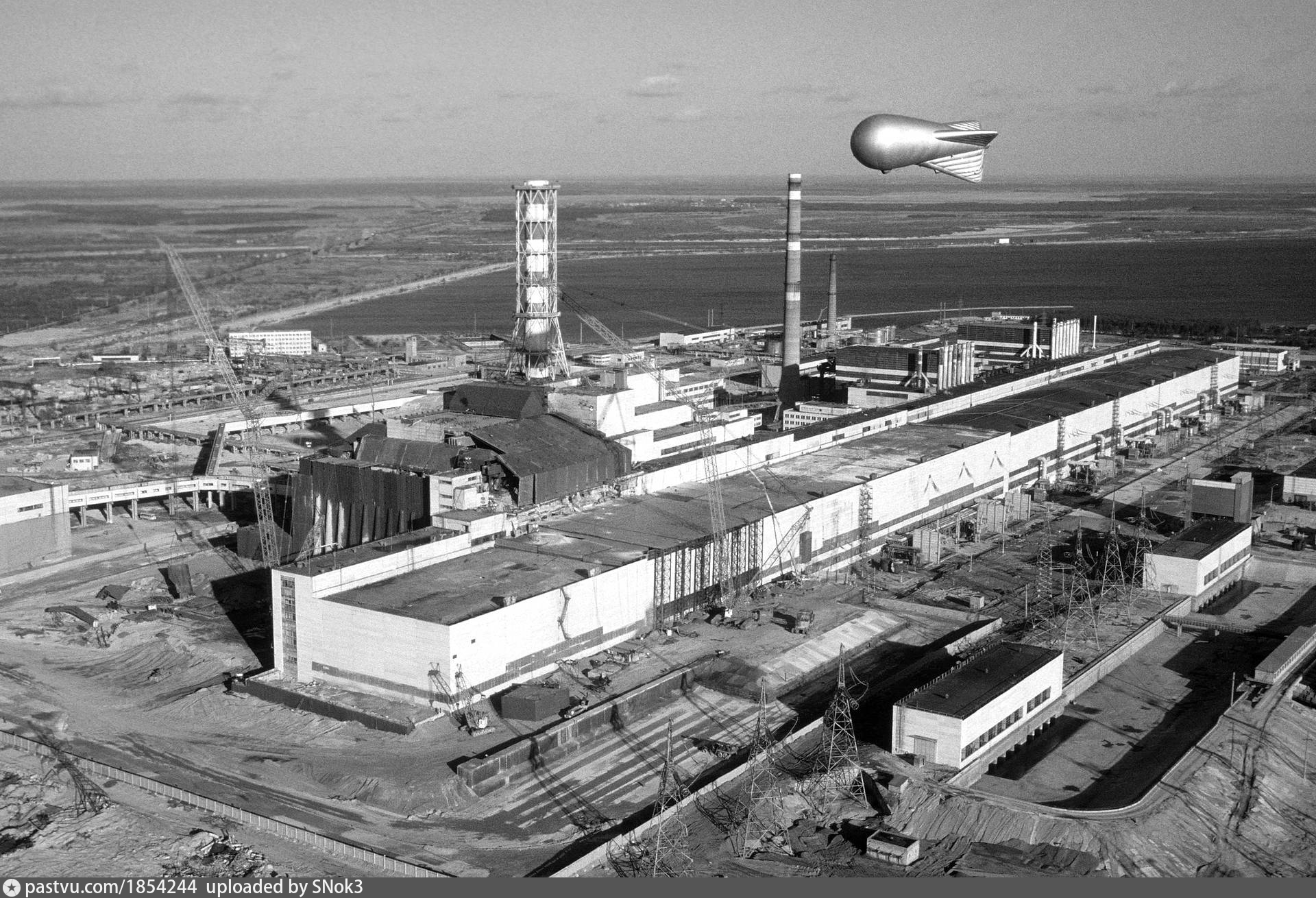Ноябрь 1986 г. Атомная АЭС Чернобыль. Припять 4 энергоблок. 4 Энергоблок ЧАЭС 1986. Чернобыльская атомная электростанция в 1986 году.