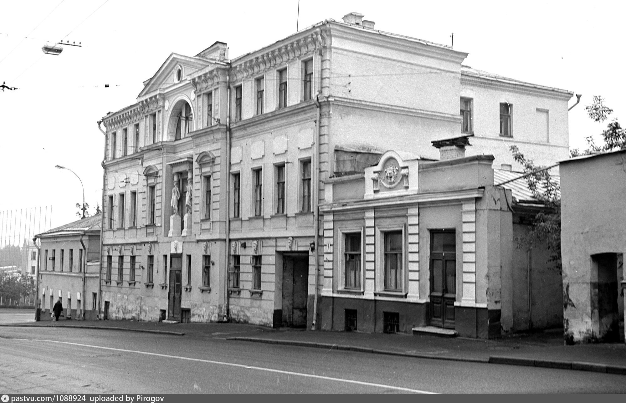 Ул знаменская нижний. Москва улица Фрунзе - Знаменка. Улица Знаменка, 5. Москва Знаменка 5. Улица Фрунзе Нижний Новгород.