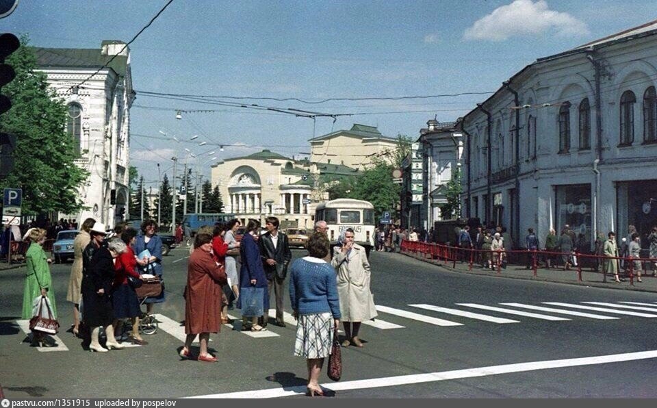 Советские времена курская. Ярославль 1970 годы. Первомайская улица 2000е год Ярославль. Ярославль в СССР 1980. Ярославль 80-е годы.