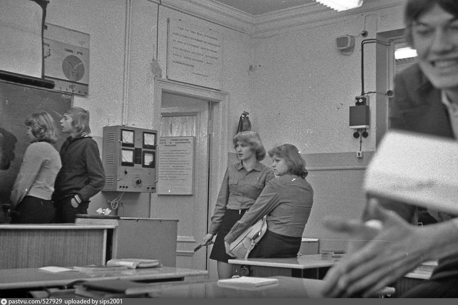 Кабинет физики в Советской школе