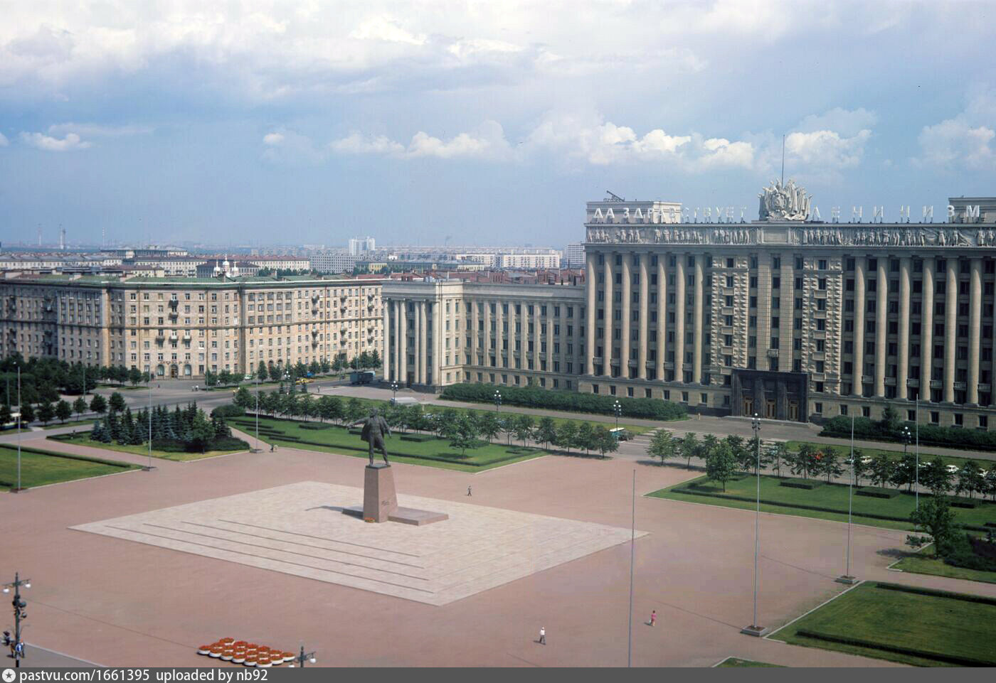памятник ленину на московской площади в спб