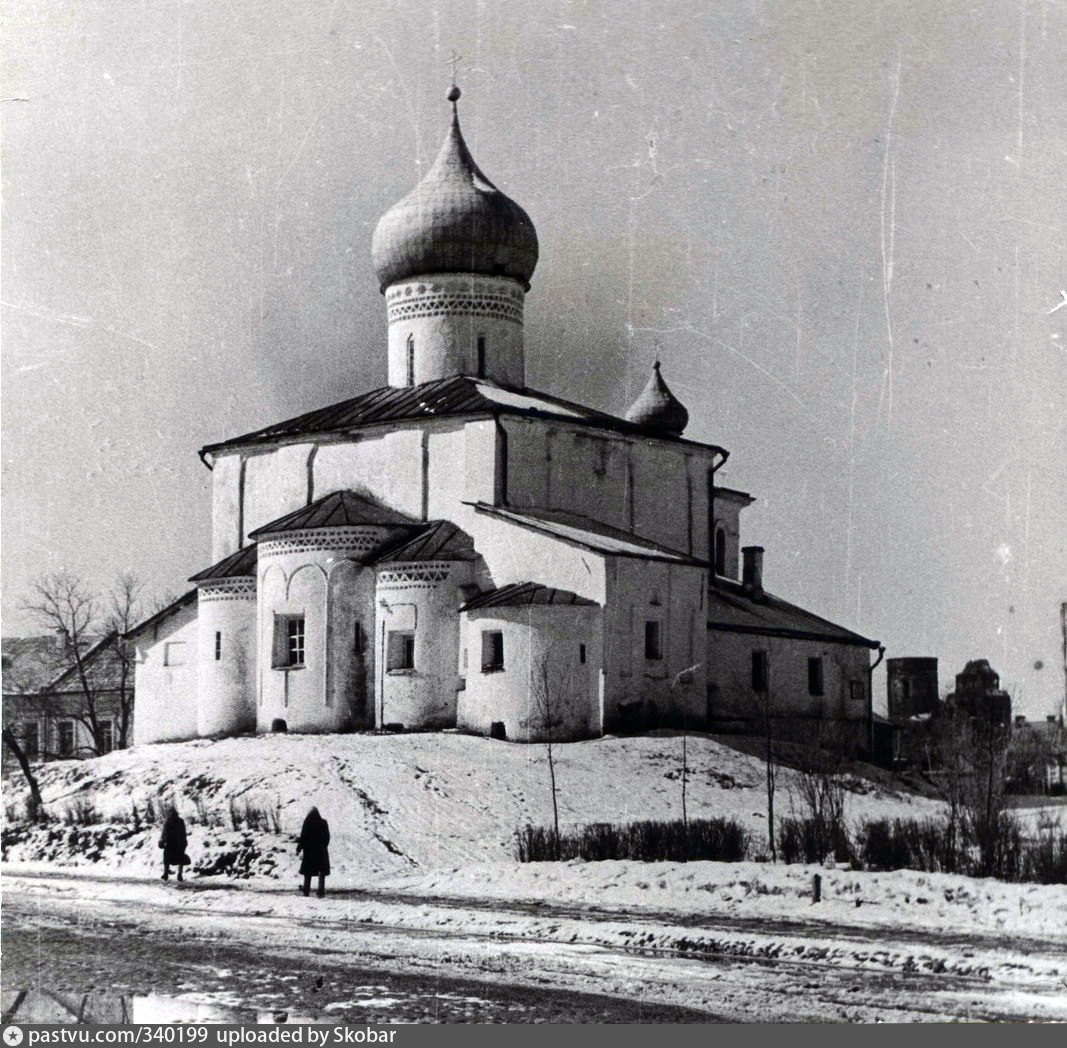 Церковь Василия с горки в Пскове