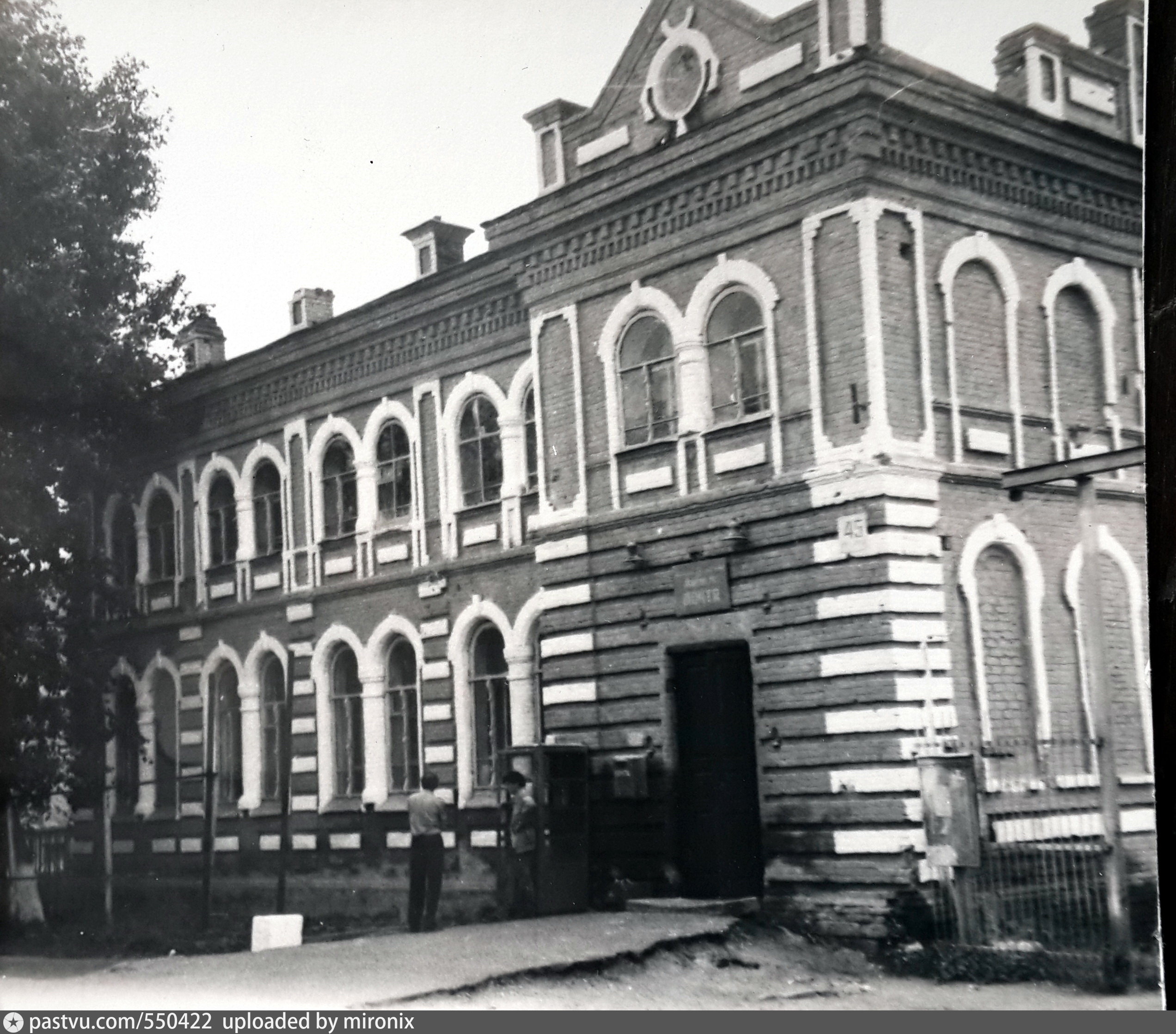 Синагога пермь. Еврейская синагога Мариинск. Здание синагоги Мариинск. Синагога в Мариинске Кемеровской области. Ачинск Еврейская синагога.