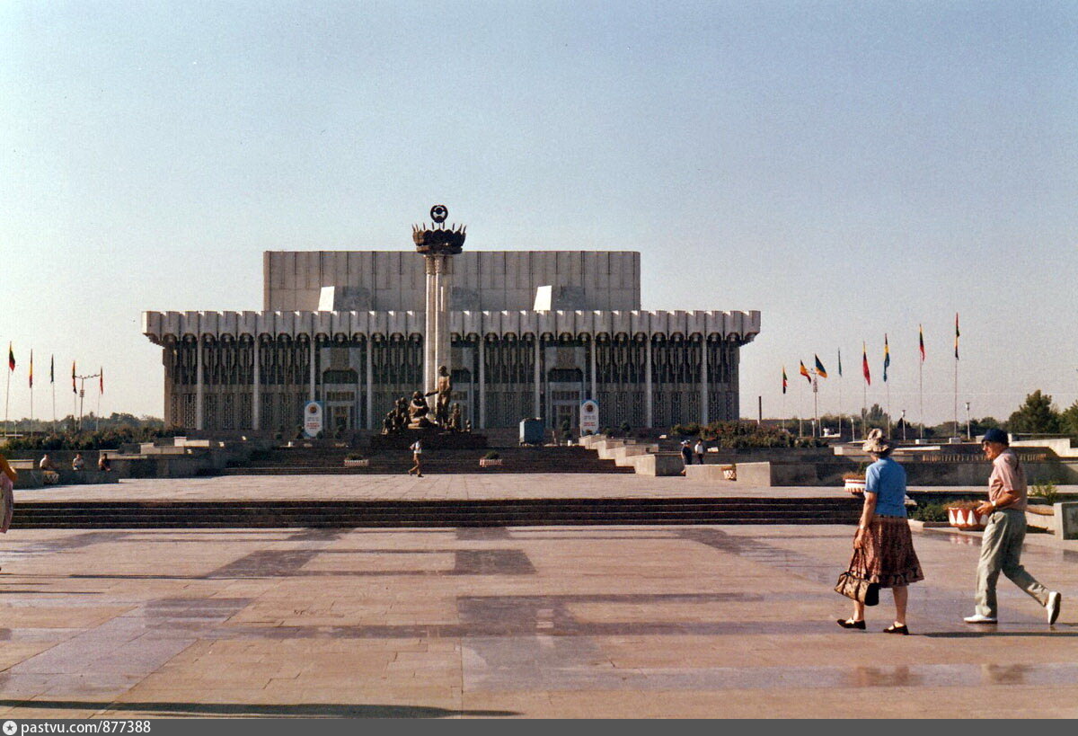 Дворец дружбы народов. Площадь дружбы народов Ташкент 1987. Дворец дружбы народов Ташкент. Дворец дружбы народов Ташкент строительство. Фотография дворца дружбы народов им. в.и.Ленина.