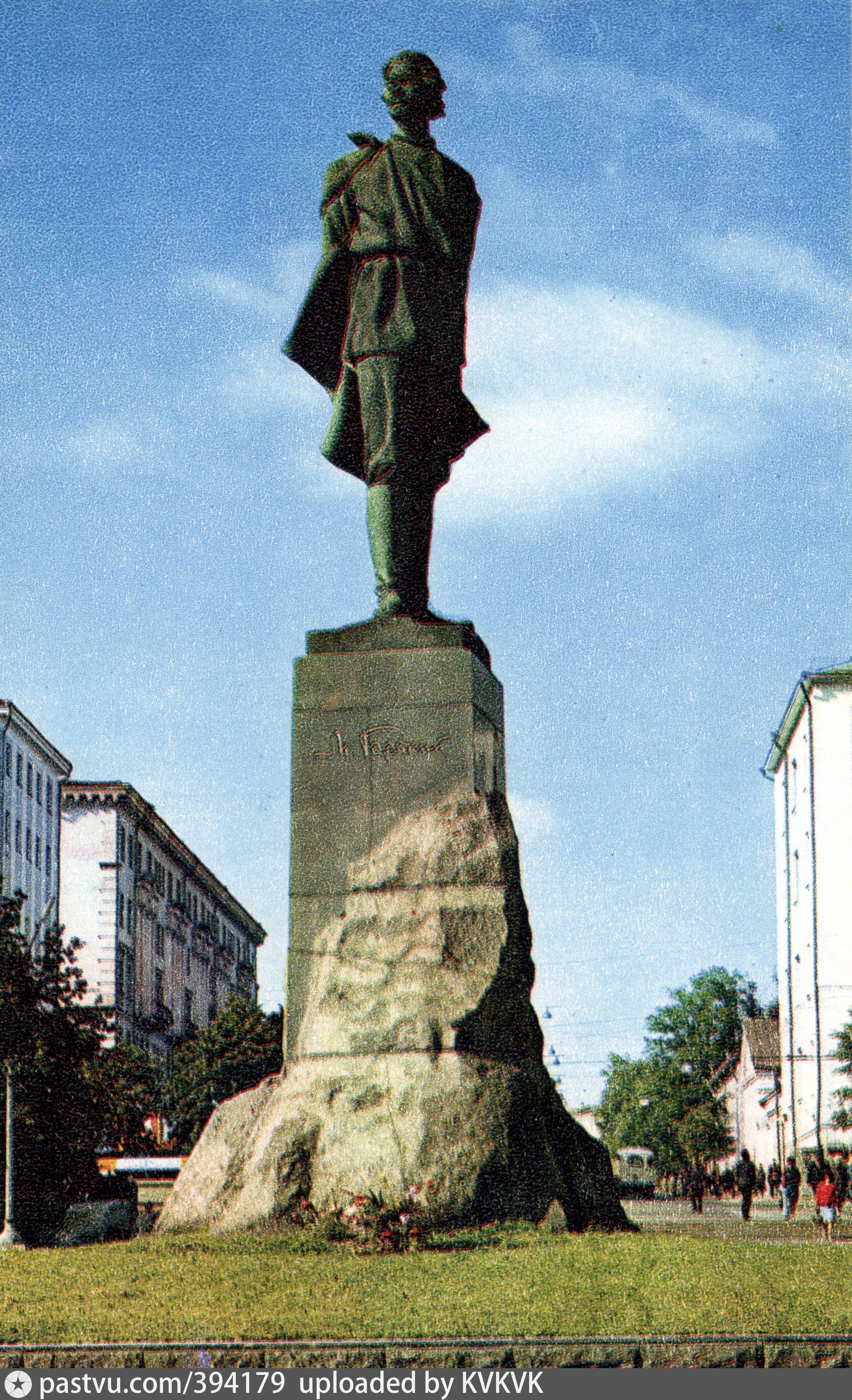 Памятник горбачеву в германии фото