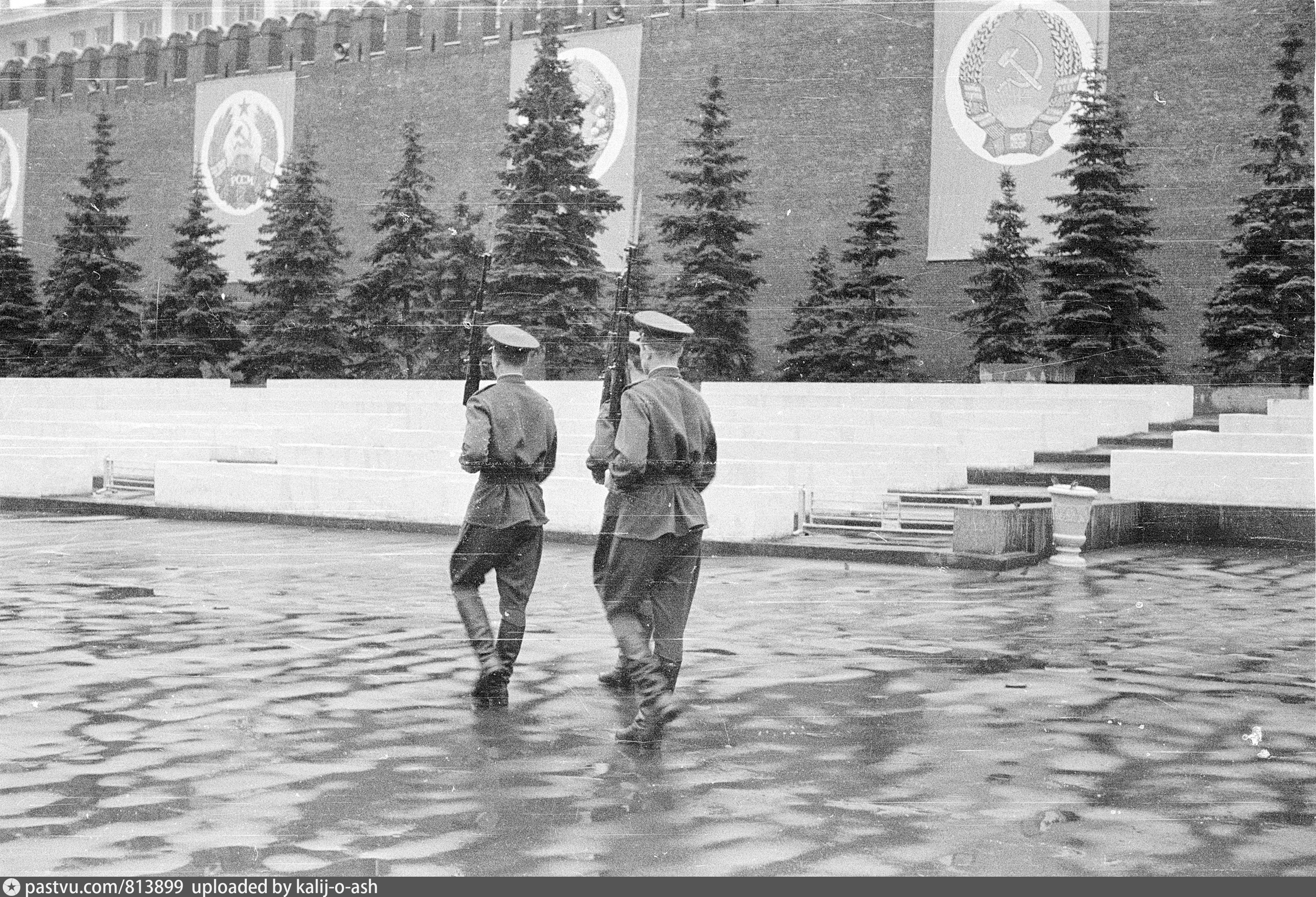 Фото пост 1 у мавзолея ленина