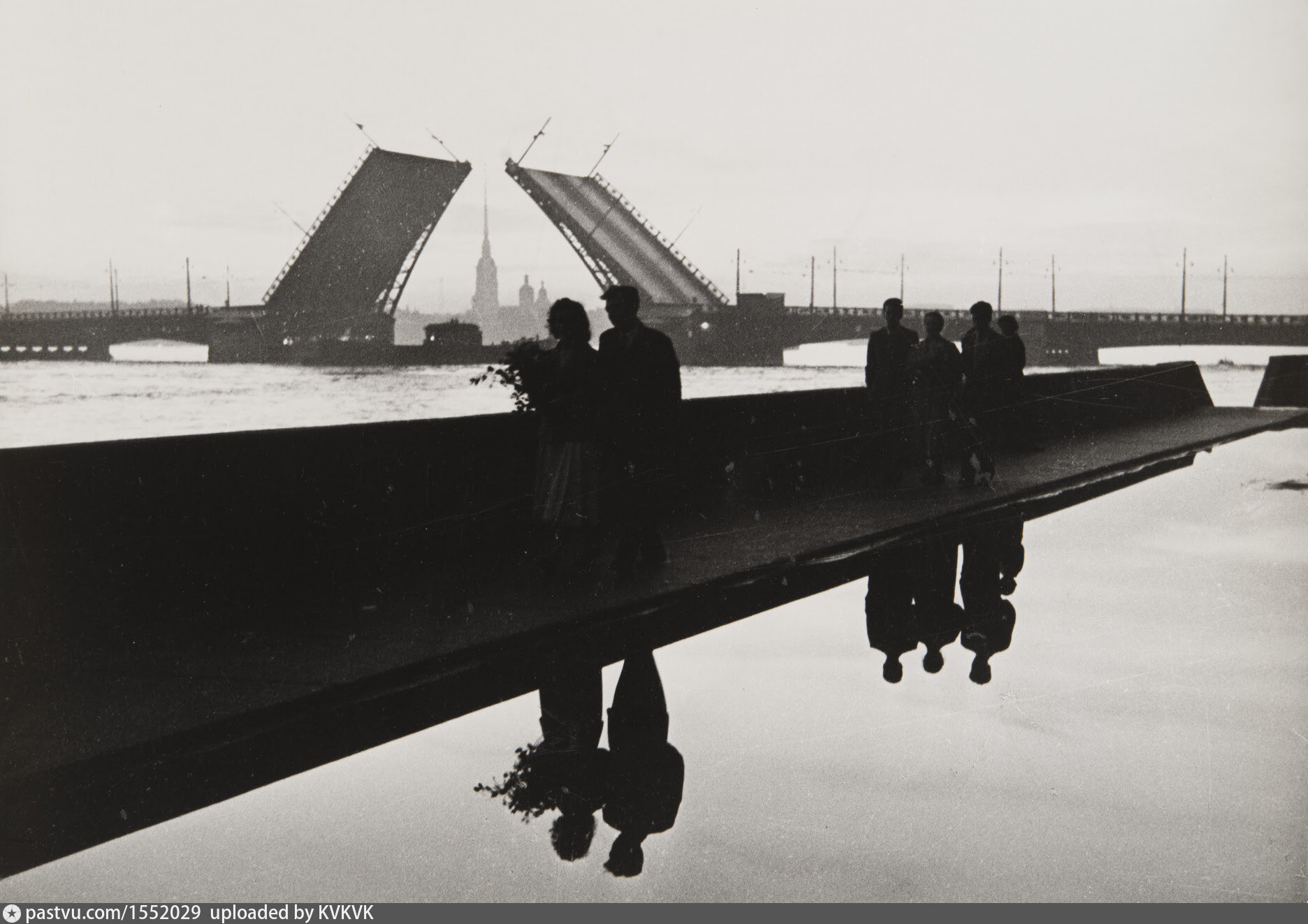 Ленинград глаза. Илья Наровлянский романтика Петербурга 1940-1980-х годов. Петербург Илья Наровлянского. Илья Наровлянский фотограф. Илья Наровлянский фотограф биография.