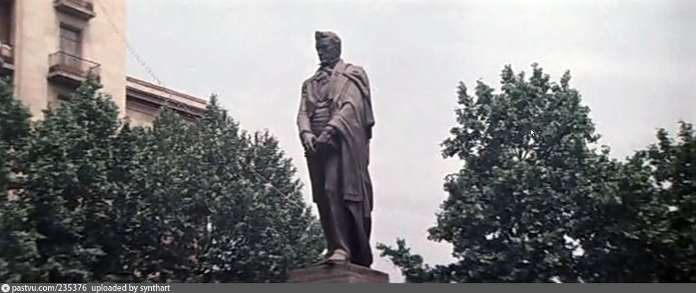 Памятник грибоедову в грузии