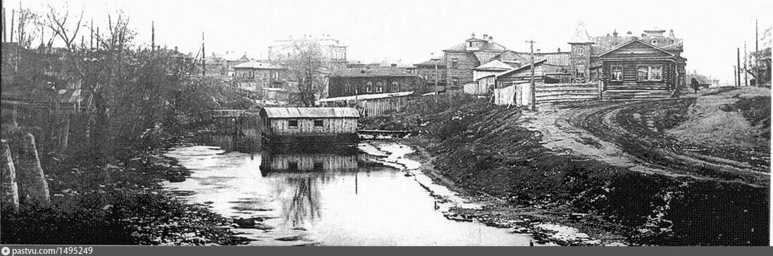 Завод исеть. Река Мельковка. Река Мельковка в Екатеринбурге. Мельковская Слобода Екатеринбург. Старый Екатеринбург в фотографиях Мельковская Слобода.