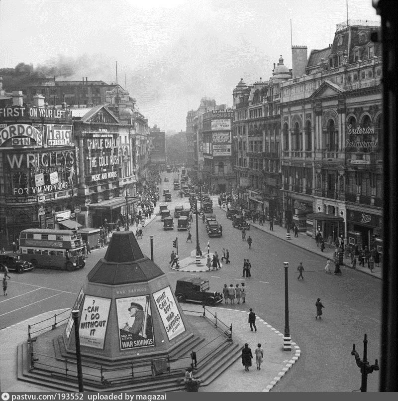 Лондон 1942