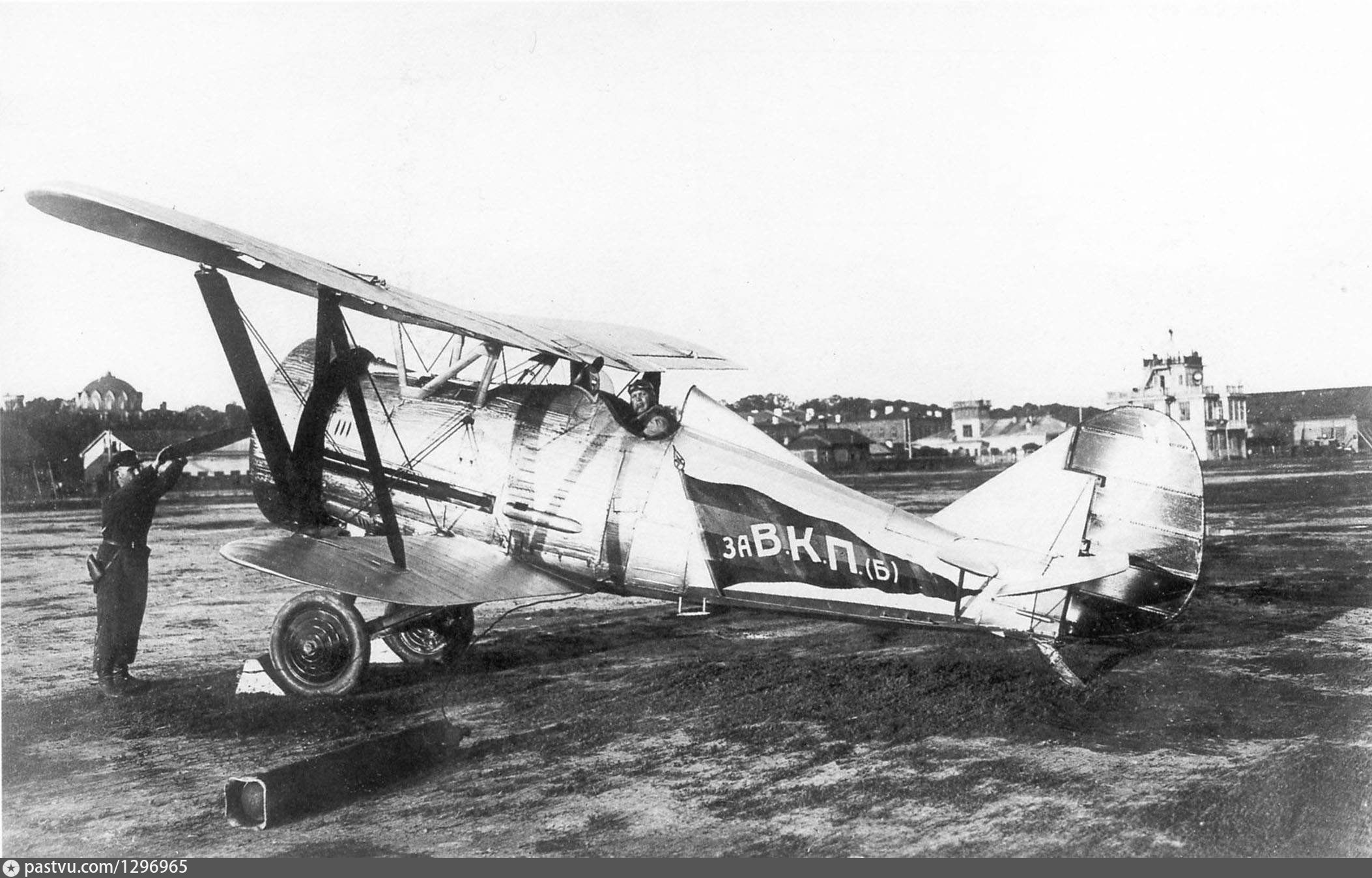 Первые самолеты советского союза. И5 самолет 1930. Поликарпов и-5 истребитель. И-5 биплан. Первые самолеты Туполева.