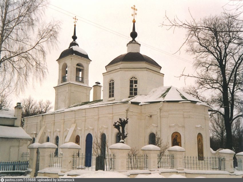 Московская область дмитровский городской. Церковь Казанской иконы Божией матери Дмитров. Церковь Подлипичье Дмитров. Церковь Казанской иконы Божией матери в Подлипичье. Храм в Подлипичье Дмитров Казанский.