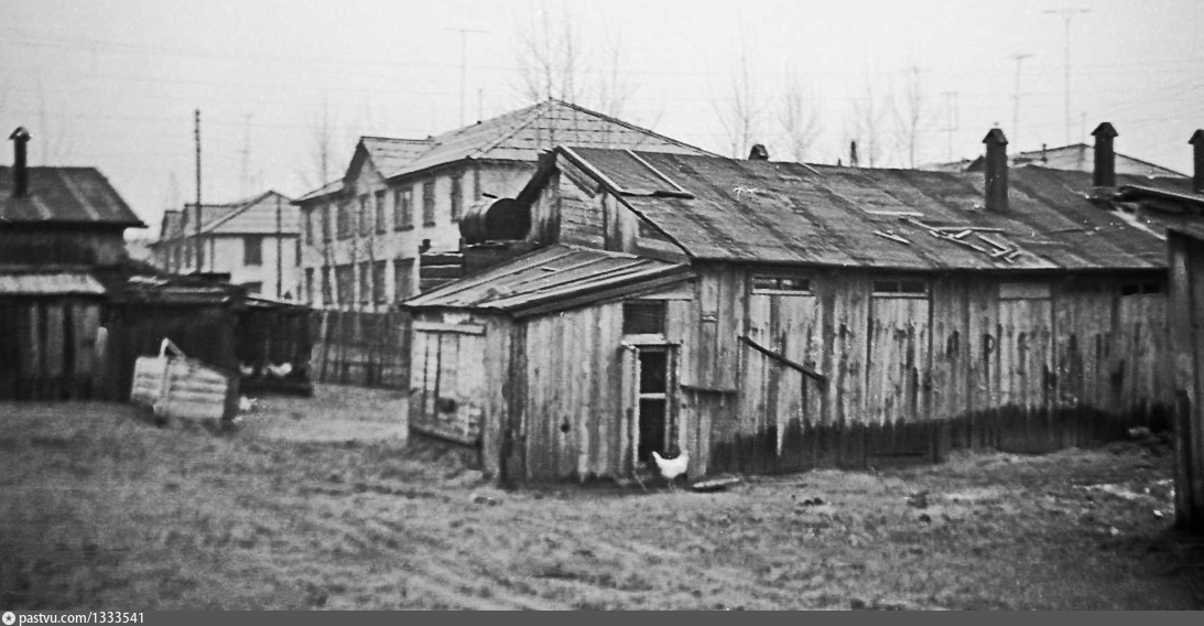 Барак скажи. Бараки Комсомольского района Тольятти. Тольятти 1960 года. Тольятти Комсомольск 70 годы. Марьина роща бараки.