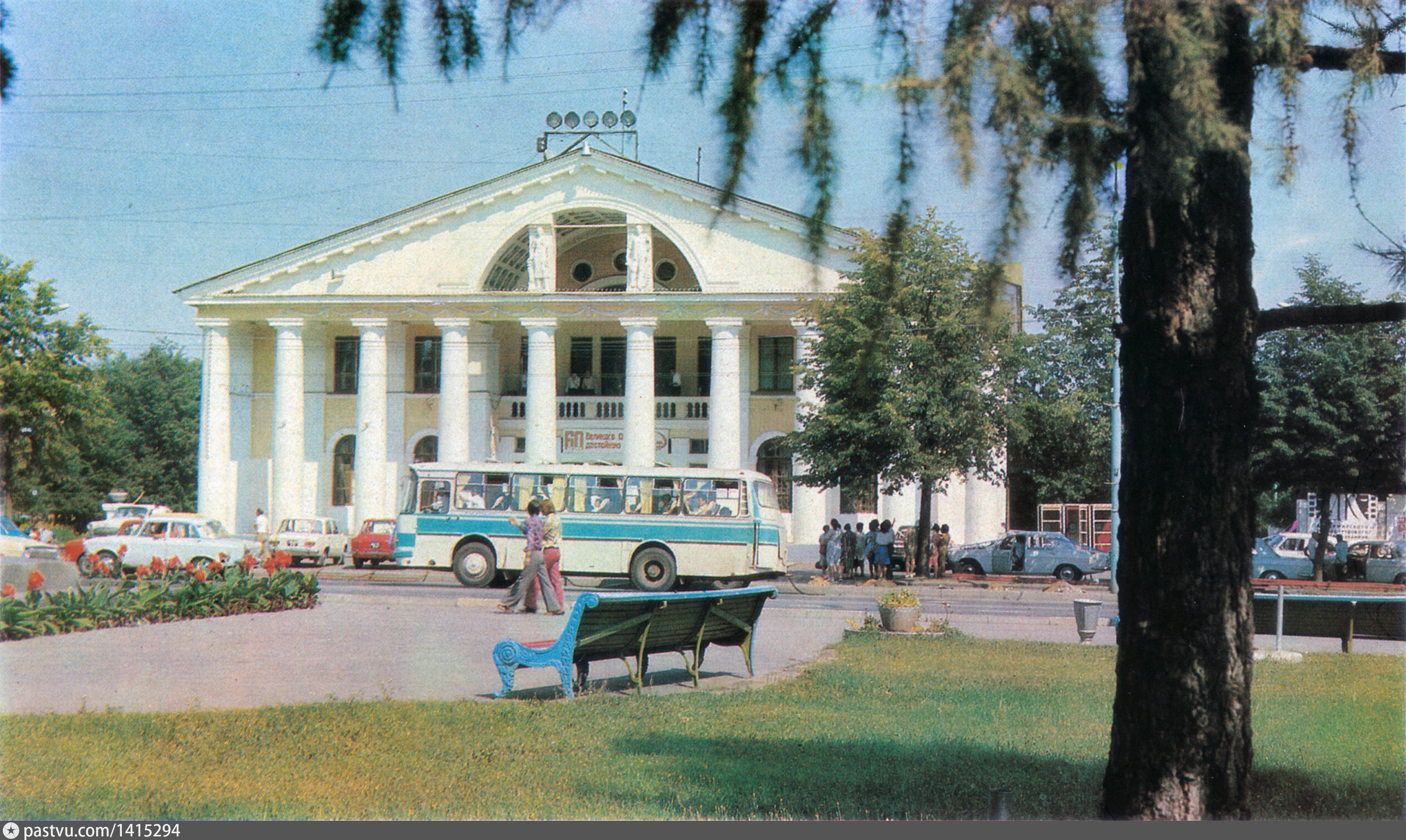 Фото советского владимира. Дворец культуры на площади Ленина Ржев. Площадь Ленина дворец культуры.